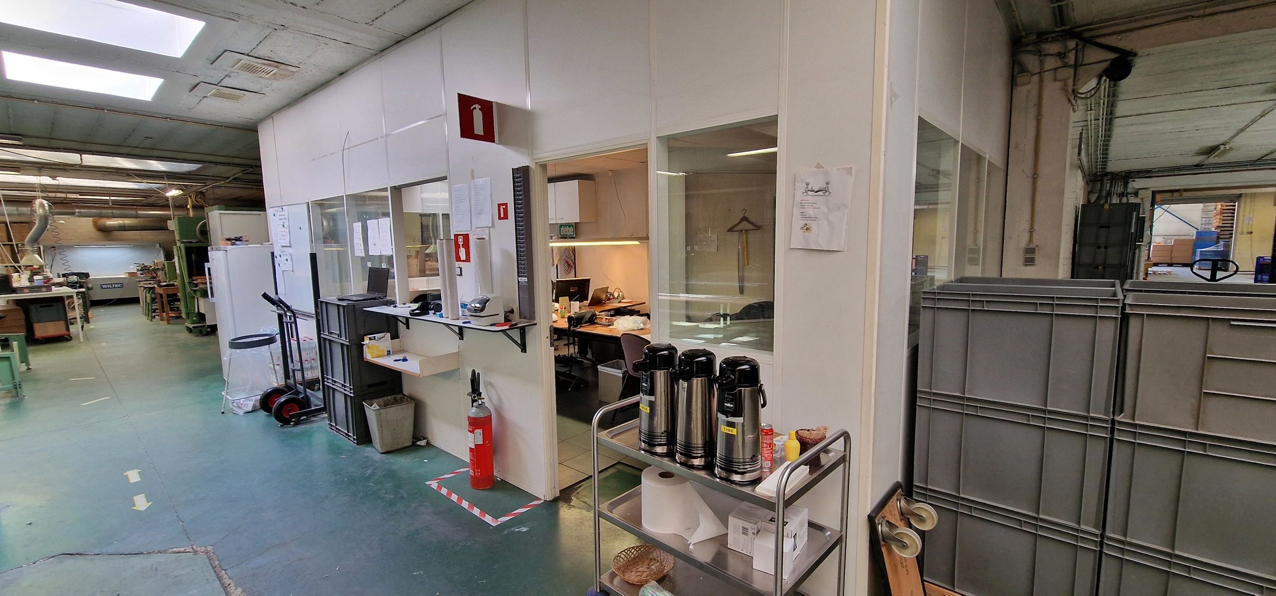 Grote magazijnruimte/atelier met kantoor te koop in Deurne  foto 158