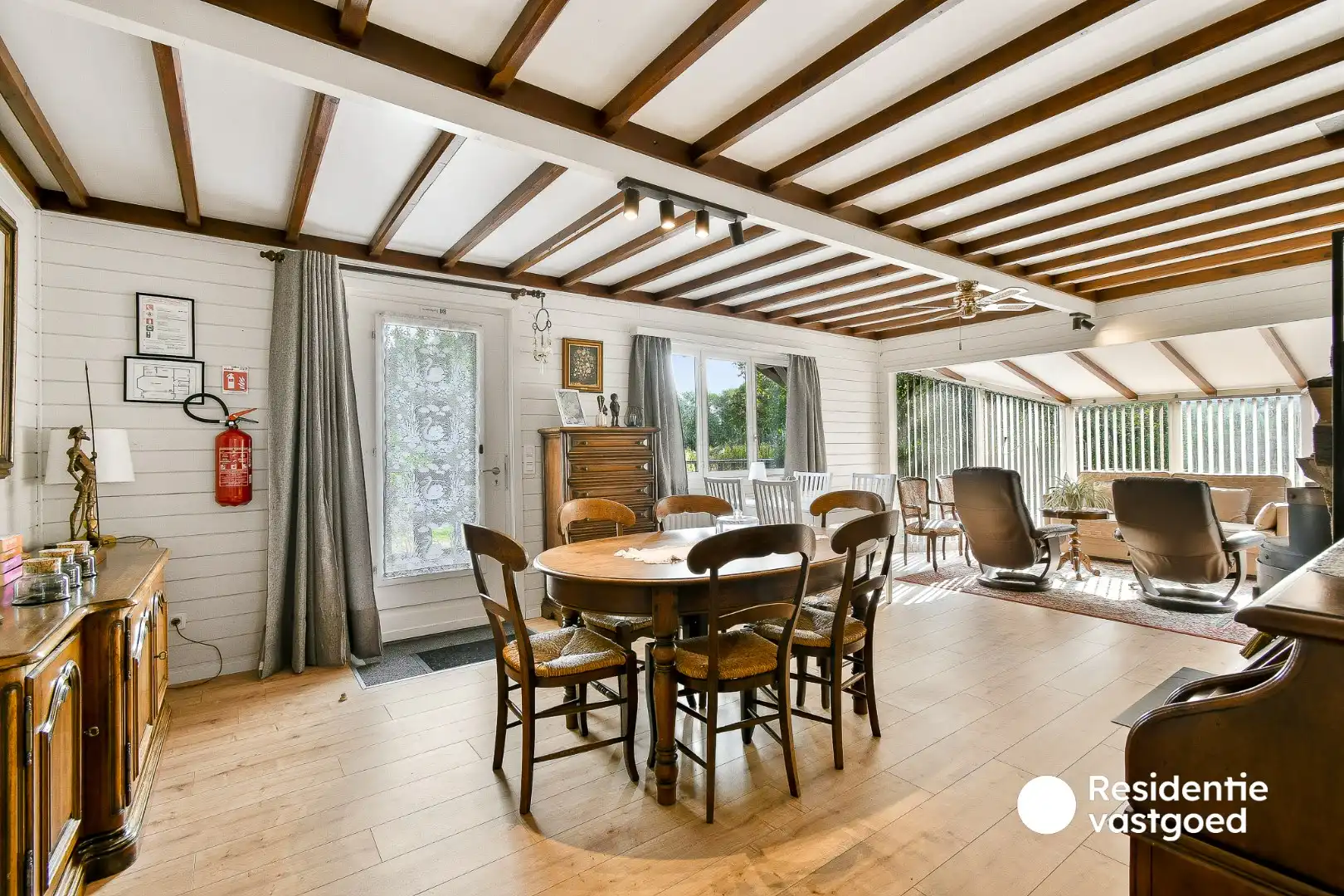 Charmante chalet op ruim perceel foto 6