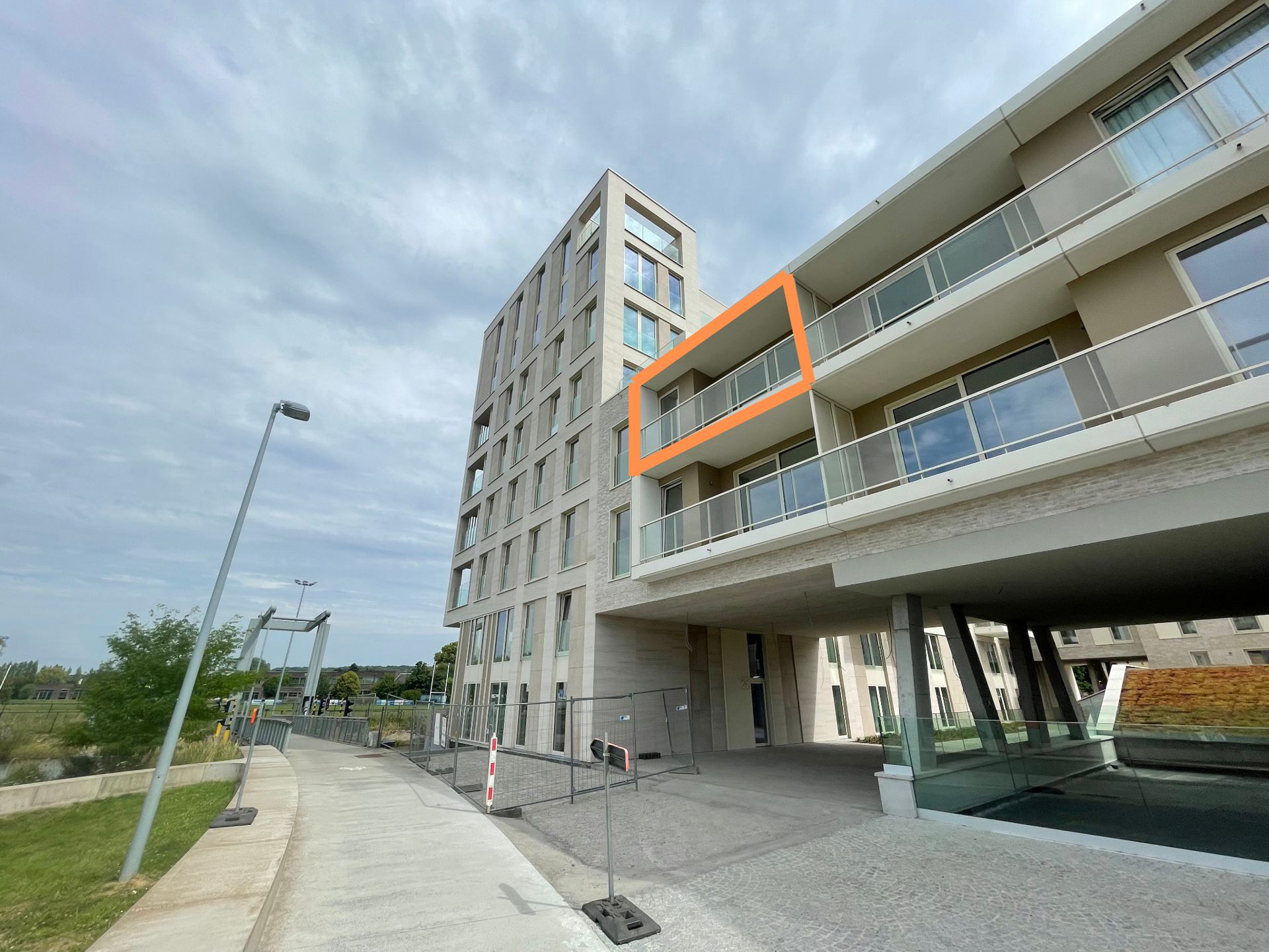 Nieuwbouwappartement met Scheldezicht en zonneterras foto {{pictureIndex}}