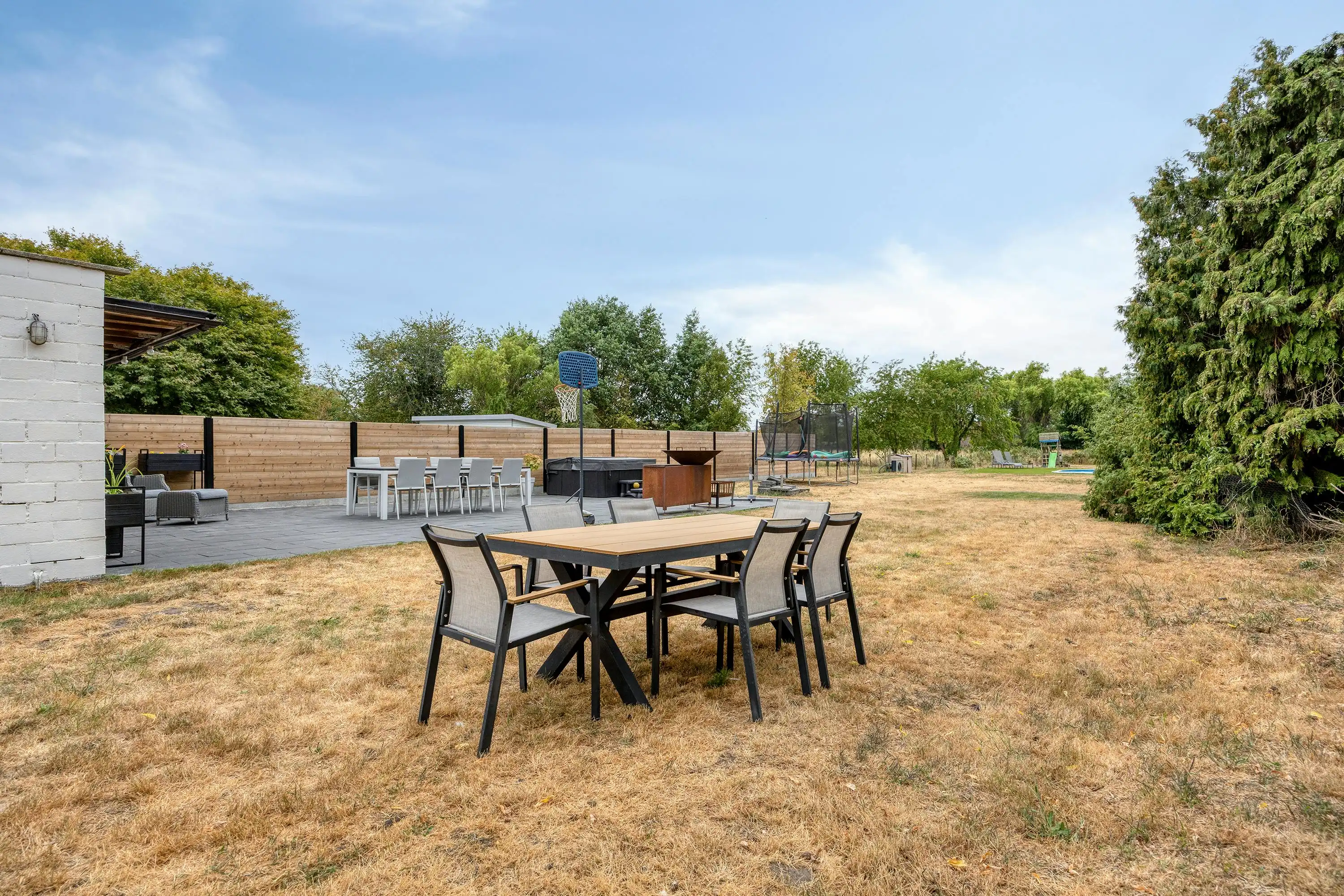 Instapklaar huis met grote tuin te koop in Zandvliet! foto 24