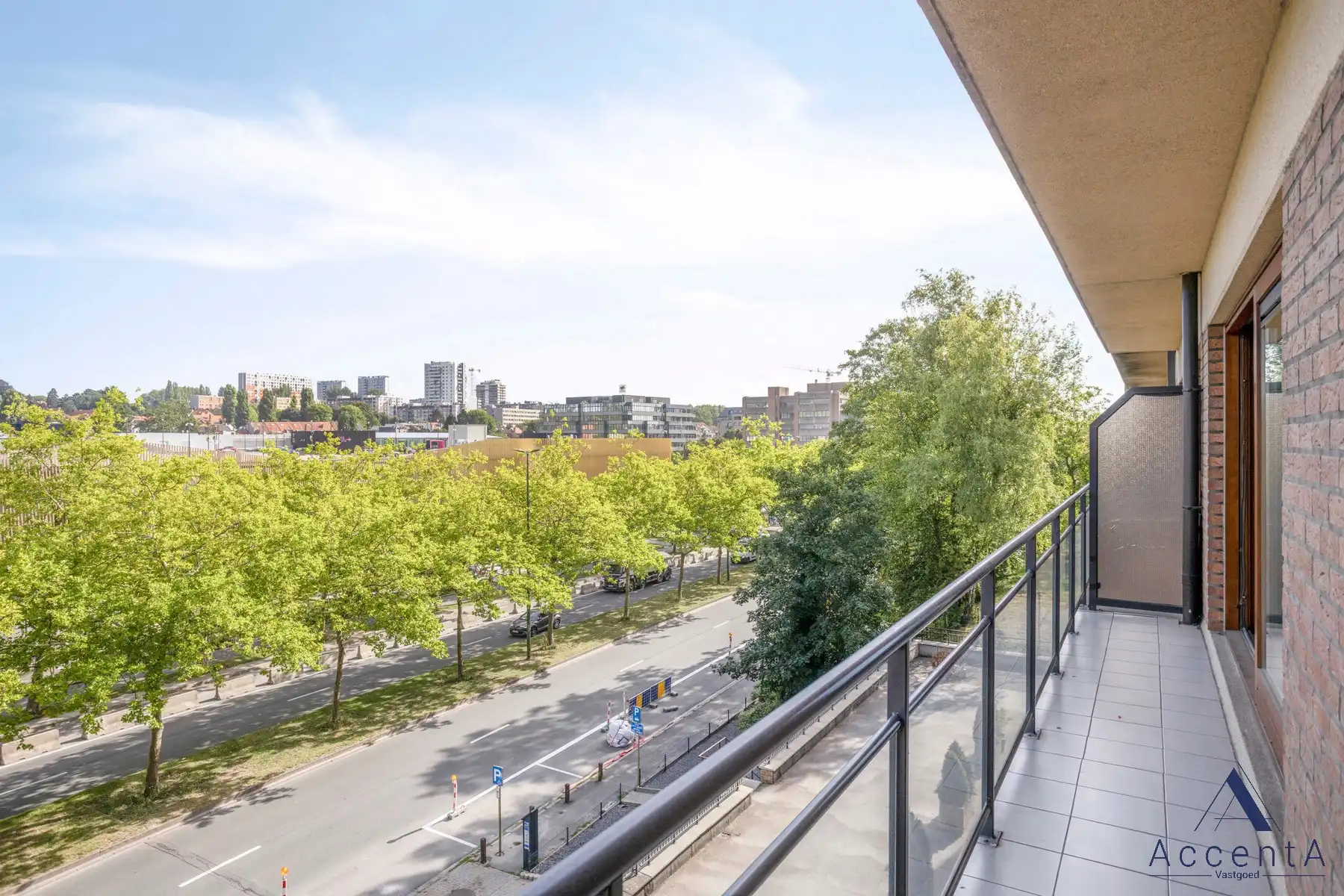 ***ONDER COMPROMIS*** Gezellig appartement met terras foto 2