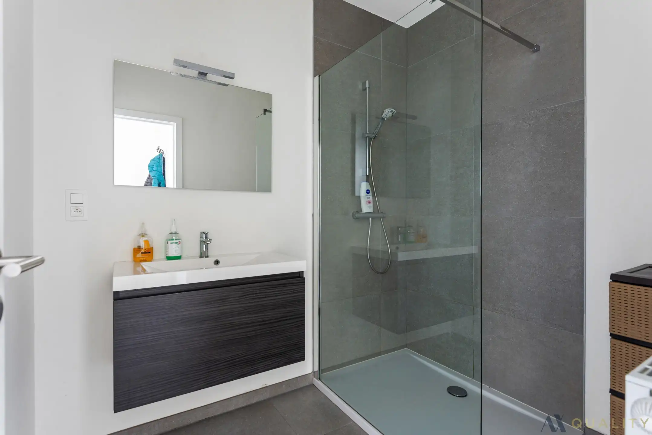 2-slaapkamer appartement met ruim terras foto 8