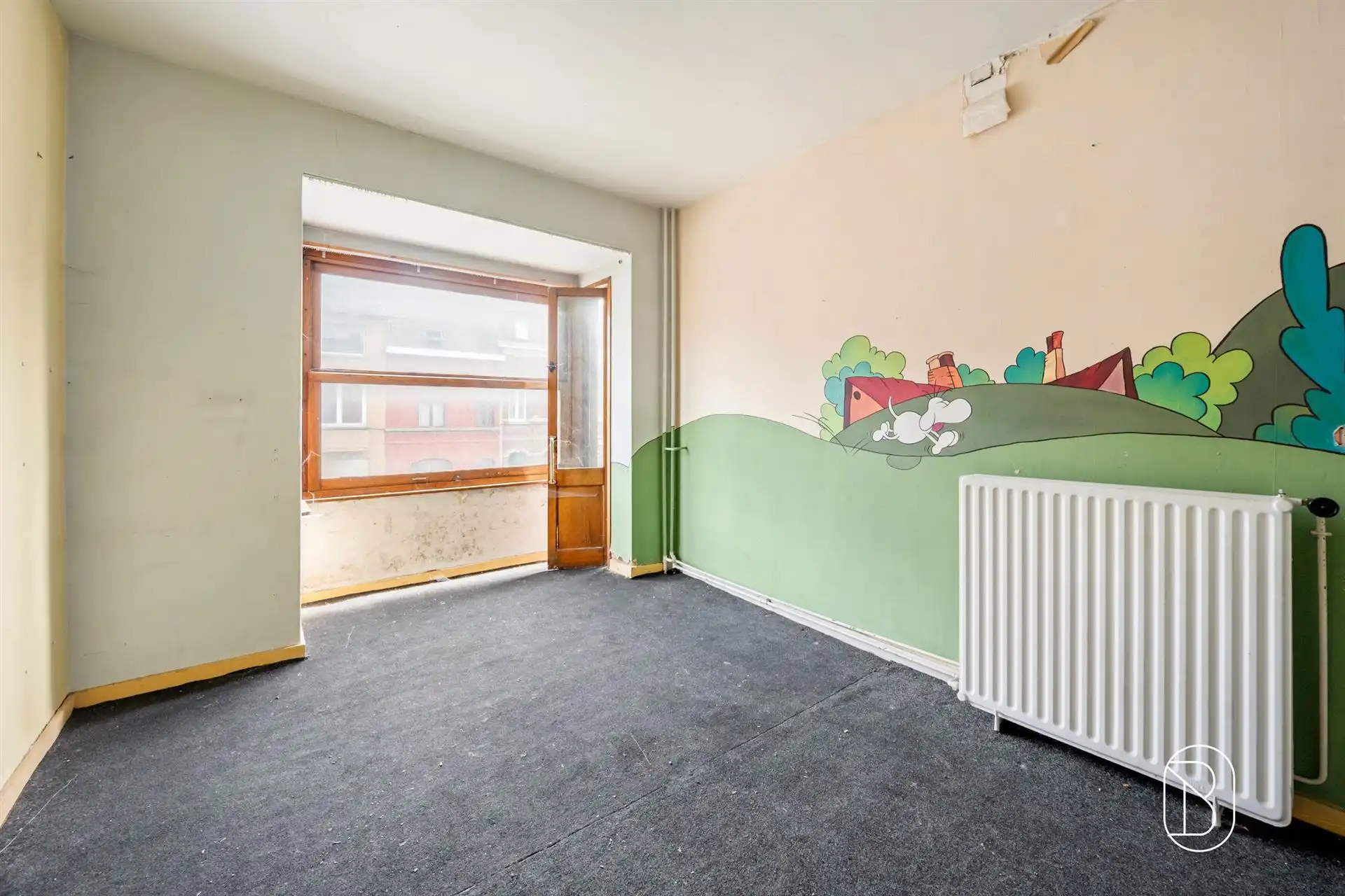 Te renoveren woning met veel potentieel!  foto 9