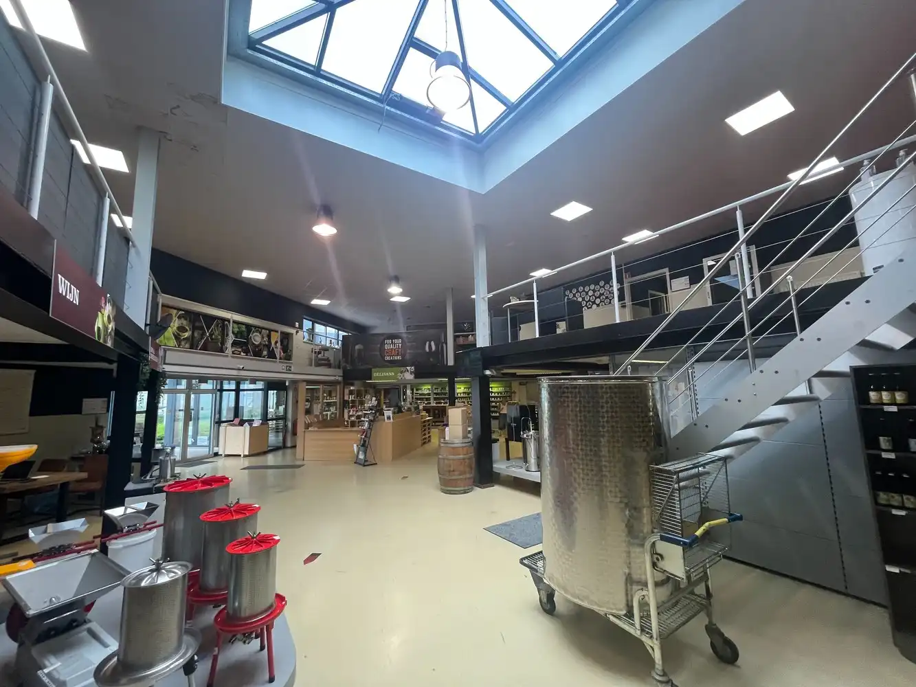 Industrieel-magazijn-logistiek te koop foto 29