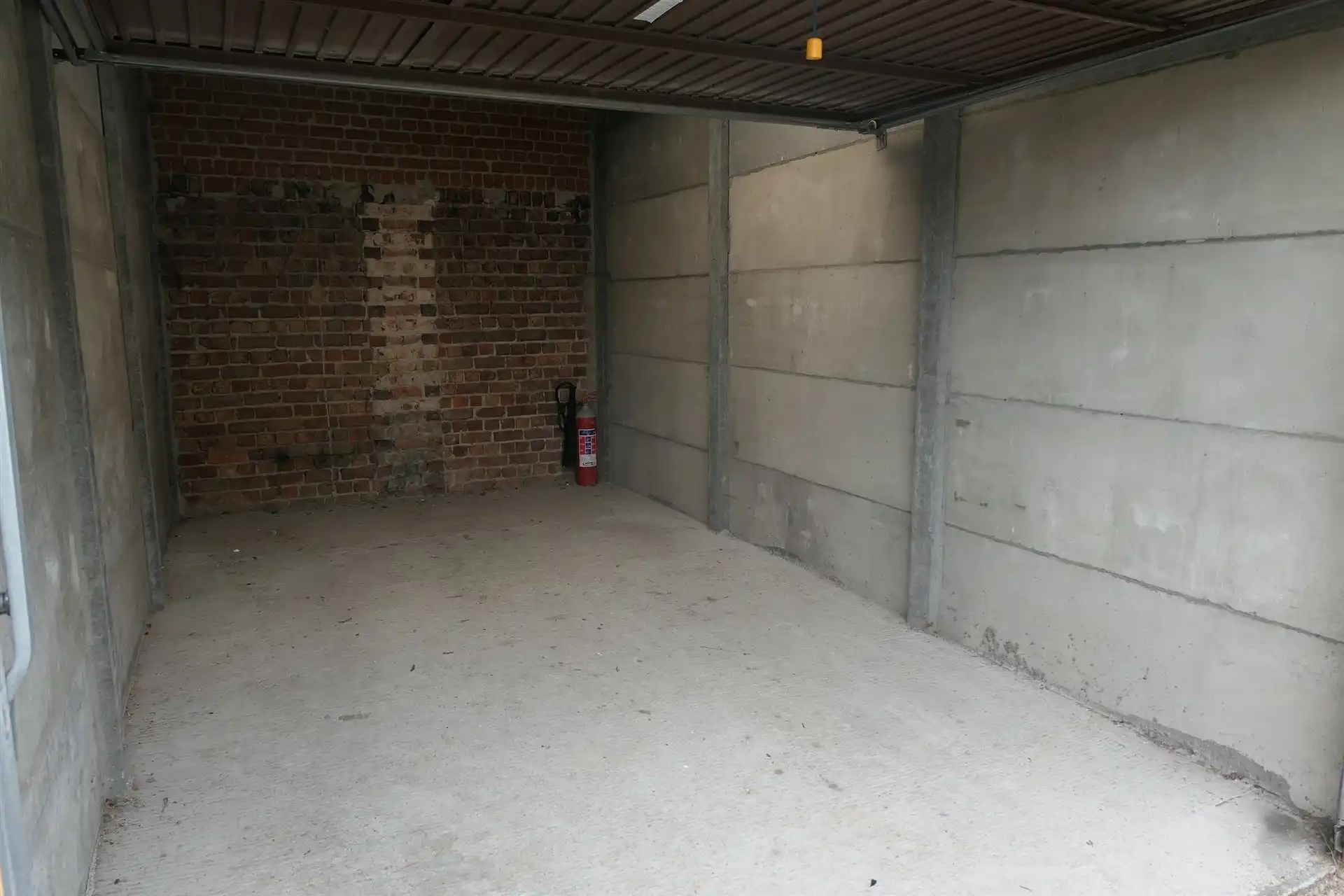 GESLOTEN GARAGEBOX  foto 3