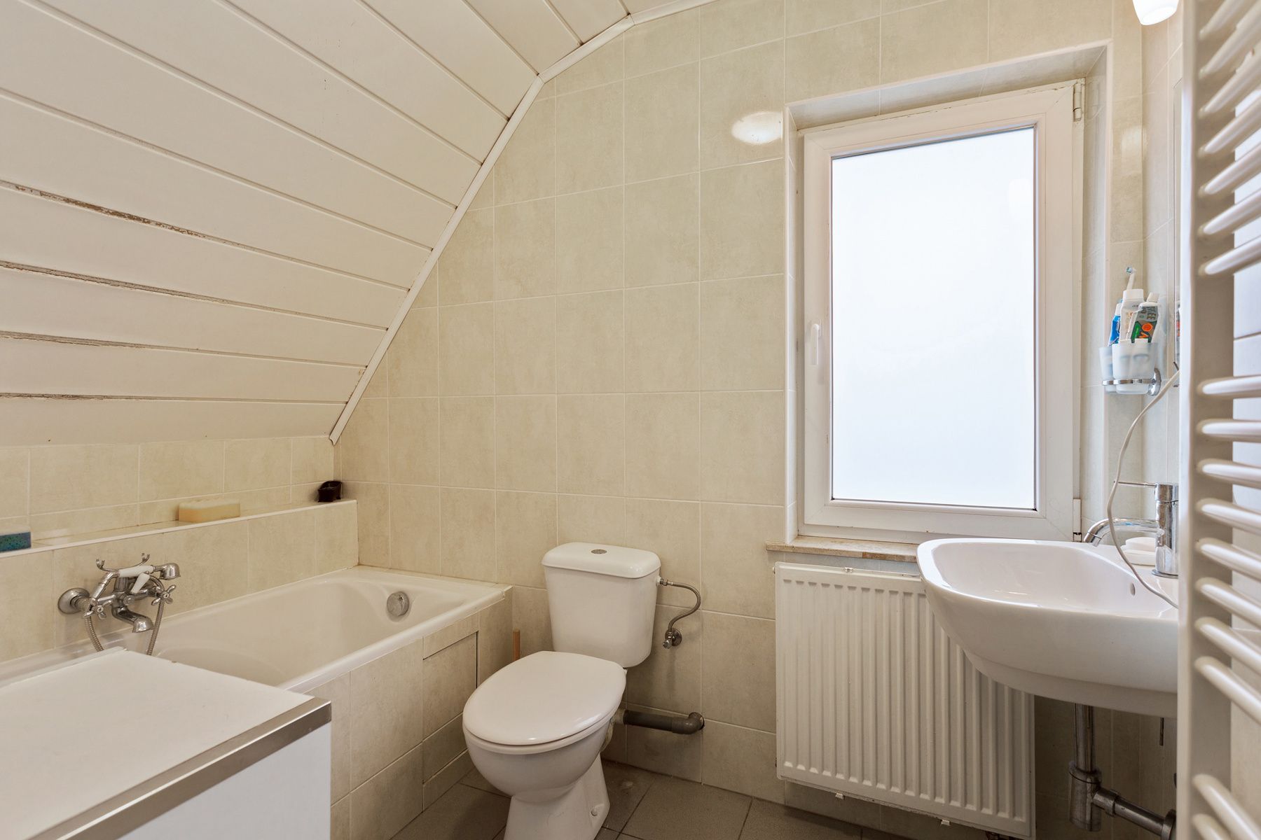 CHARMANTE WONING MET 3 SLAAPKAMERS OP 8A 63CA  foto 19