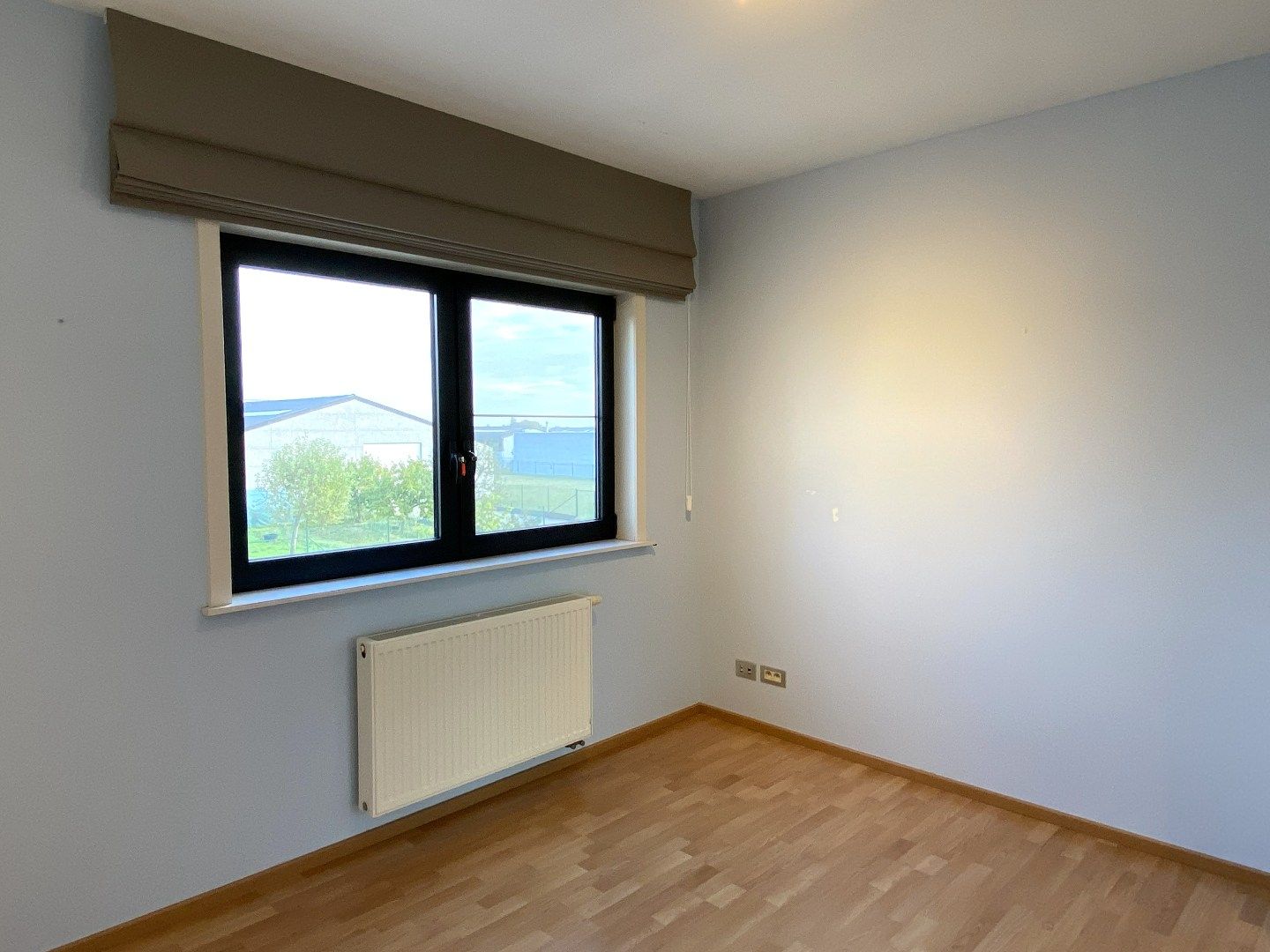 INSTAPKLARE CONCIËRGEWOONST MET TERRAS EN STAANPLAATS!! foto 12