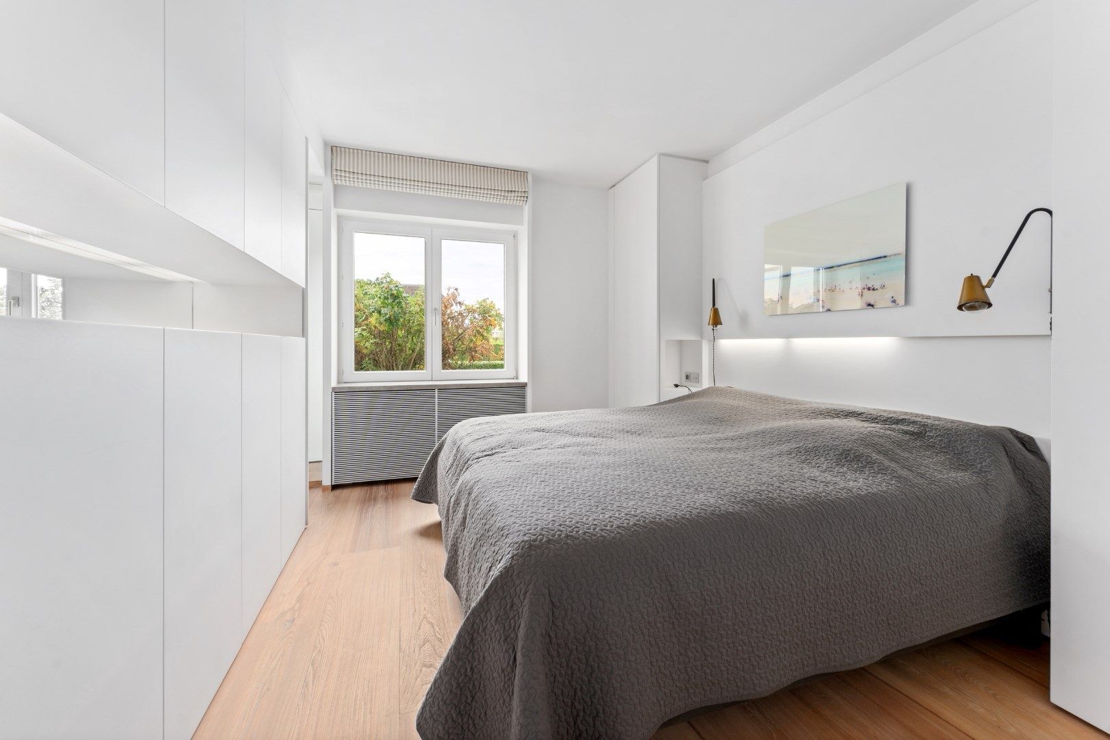 Prachtig gemeubeld appartement in een standingvolle residentie in hartje Zoute met 4 slk's!  foto 9