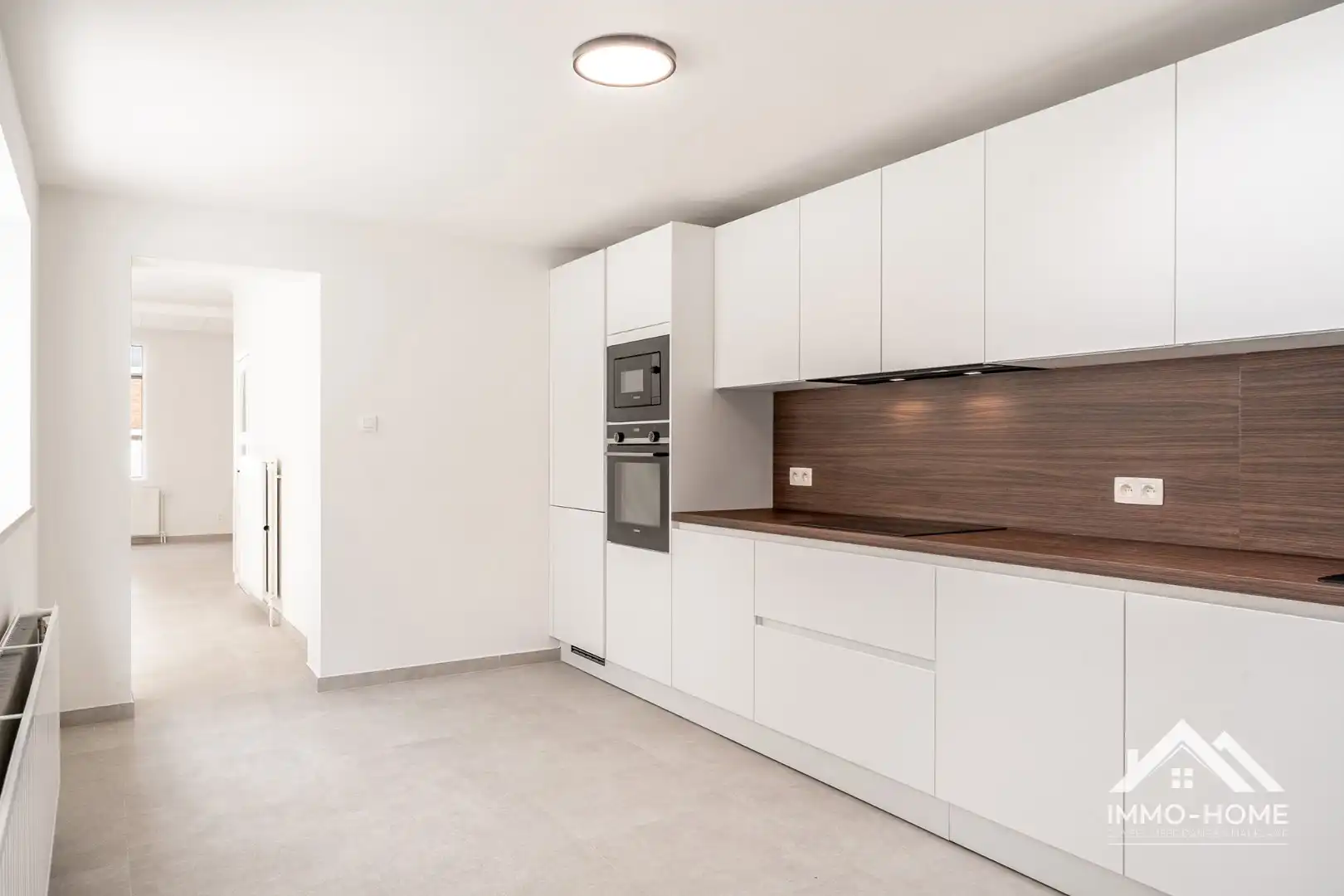 Ruime gerenoveerde burgerwoning !! foto 3