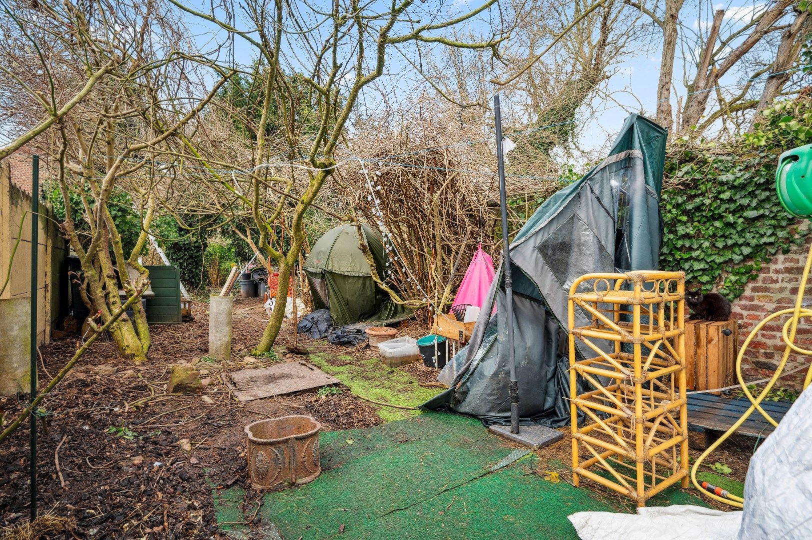 Twee goed gelegen handelspanden, waarvan één met woonst foto 21