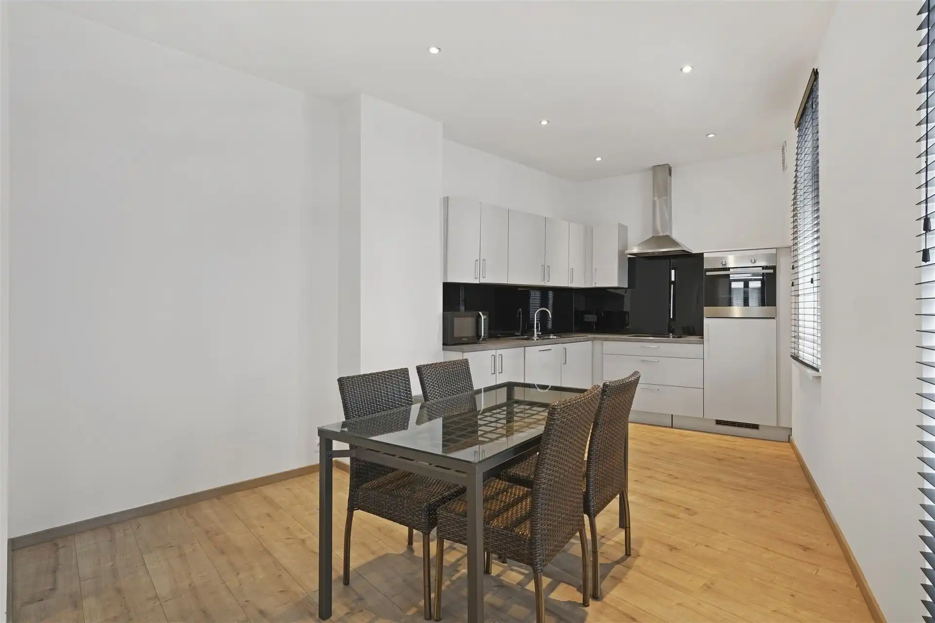 CENTRALE LIGGING / RUIME WONING foto 8