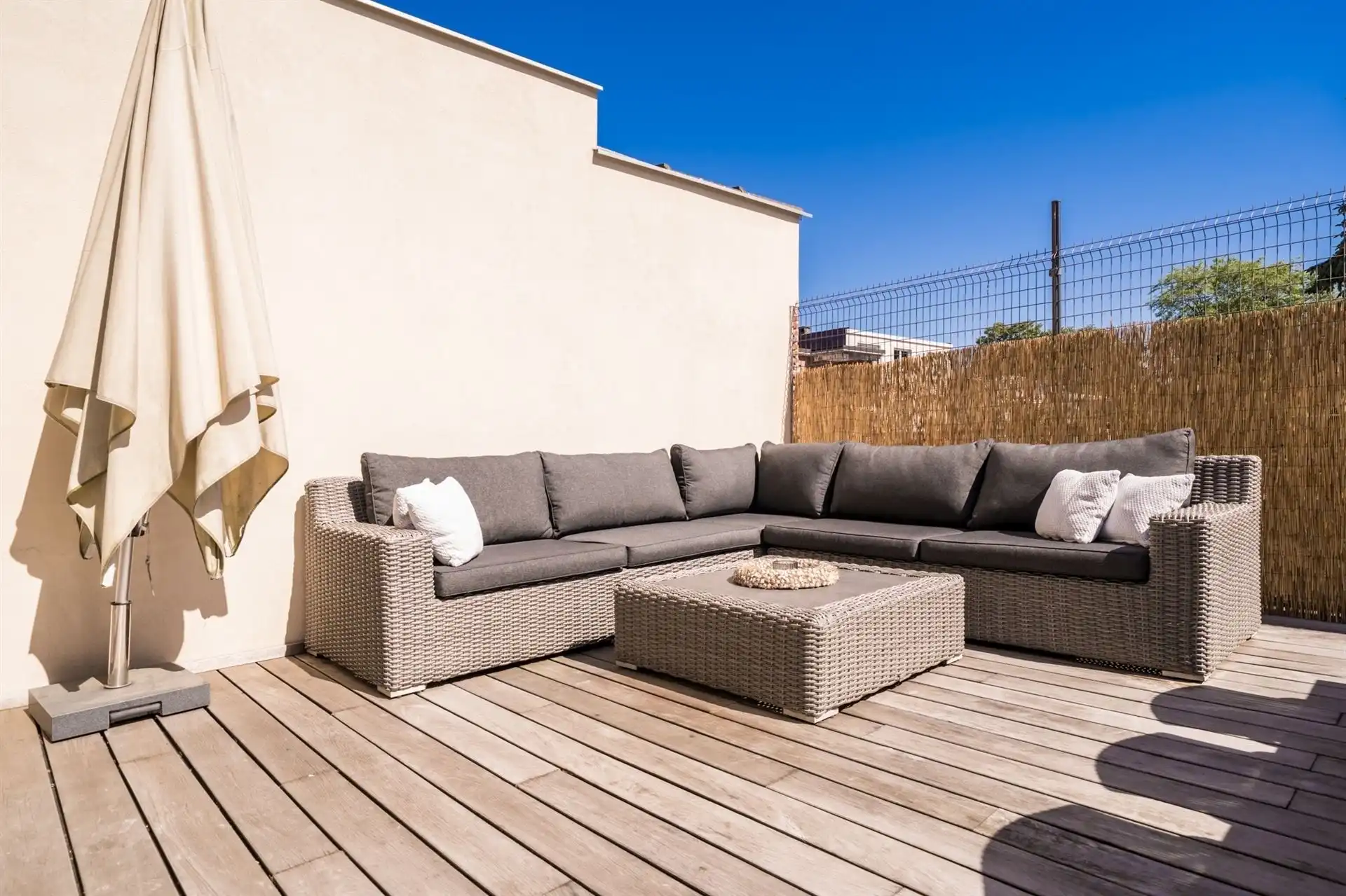 Duplex app met groot terras foto 9