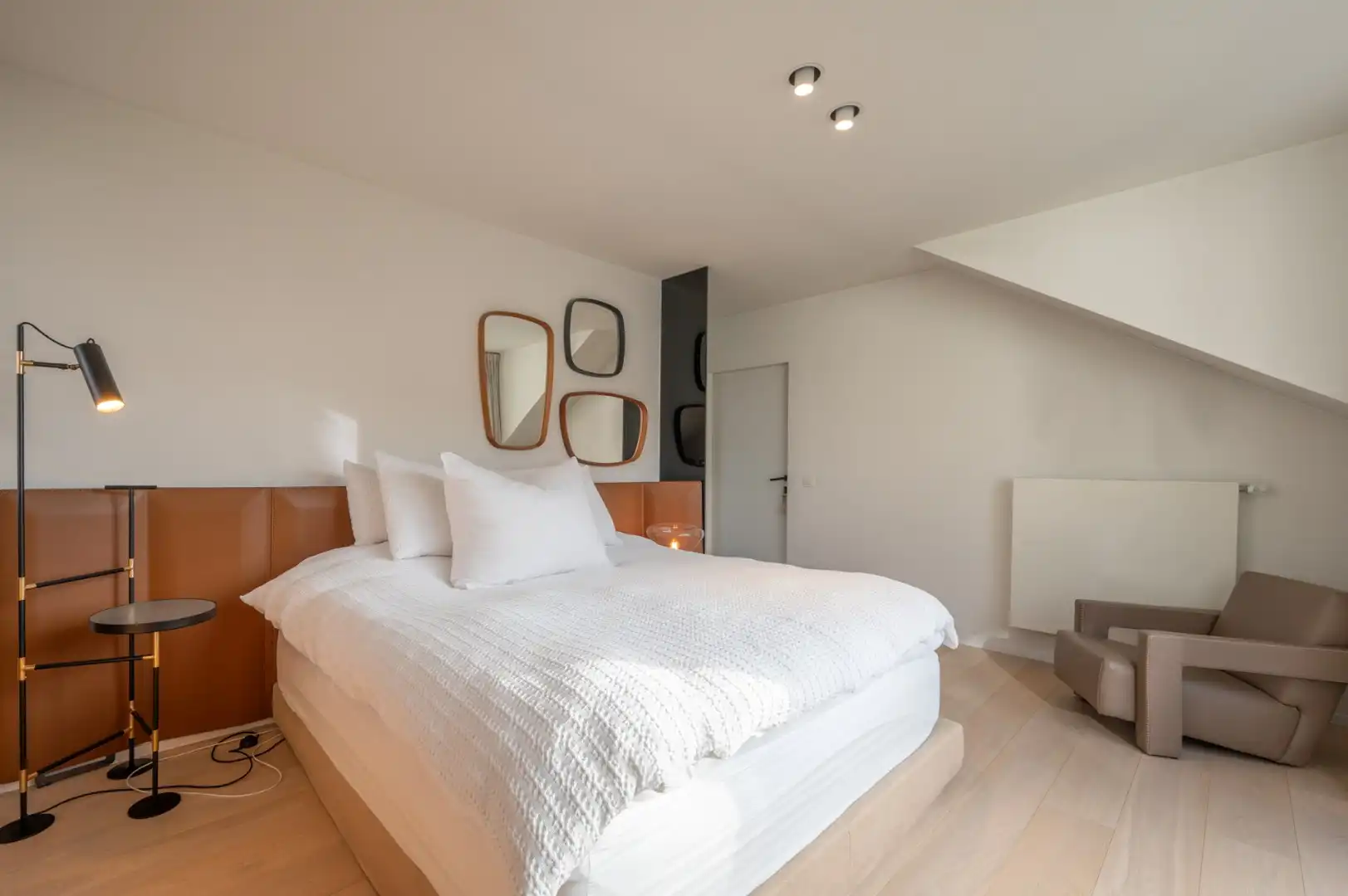 Lichtrijke bel-etage woning nabij van het Oosthoekplein in Het Zoute foto 13