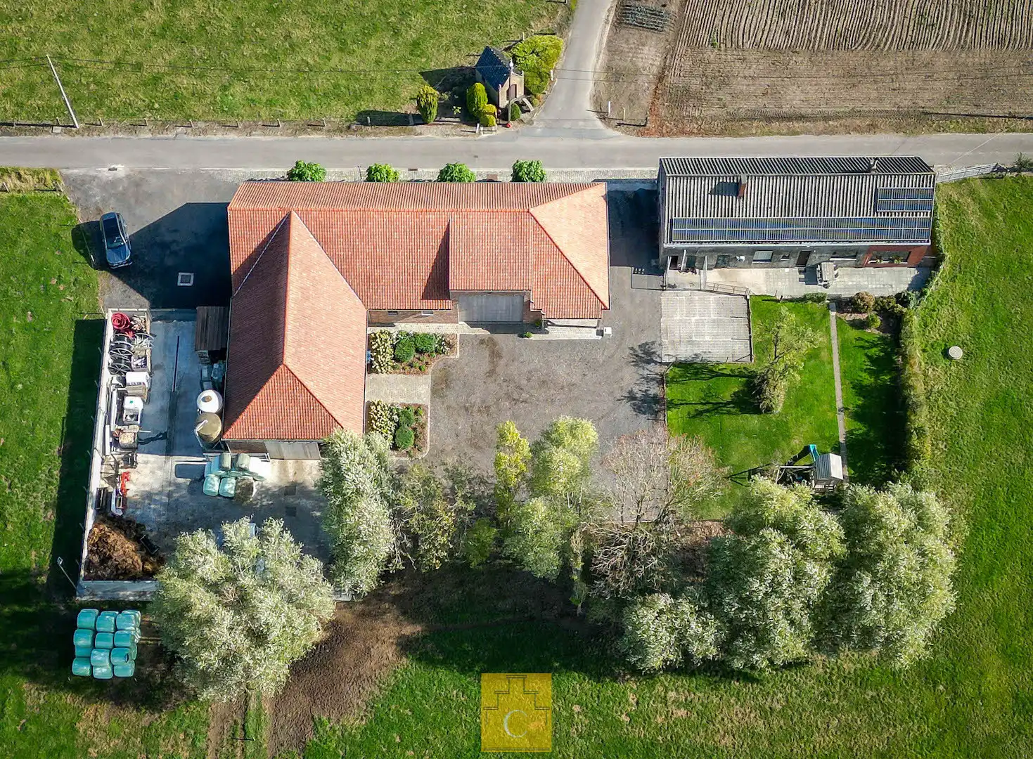 Boerderij met nieuwbouwloods (+400M2) en woning op 11.776 m² foto 9