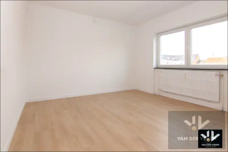 Lichtrijk en instapklaar appartement met 2 slaapkamer en terras gelegen in hartje Runkst foto 8