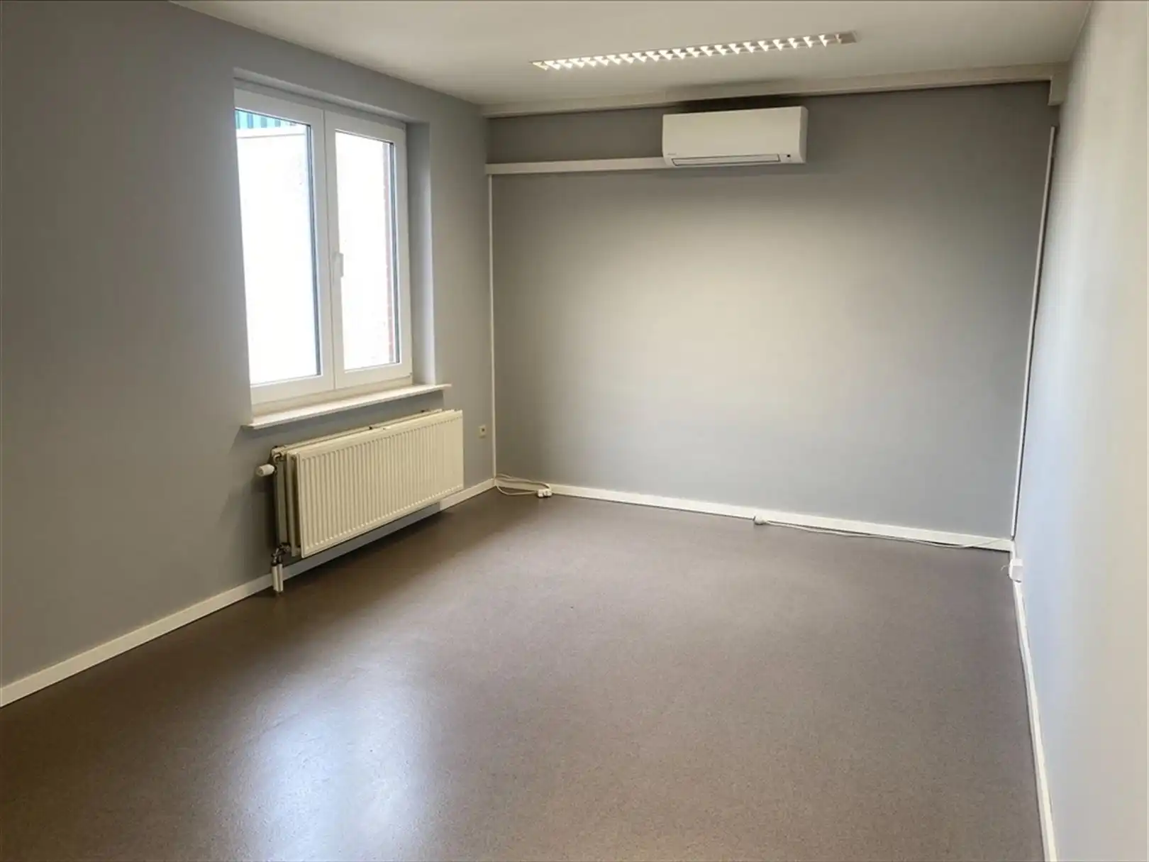 Comfortabele kantoren op zichtlocatie aan het klaverblad in Sint-Denijs-Westrem foto 12