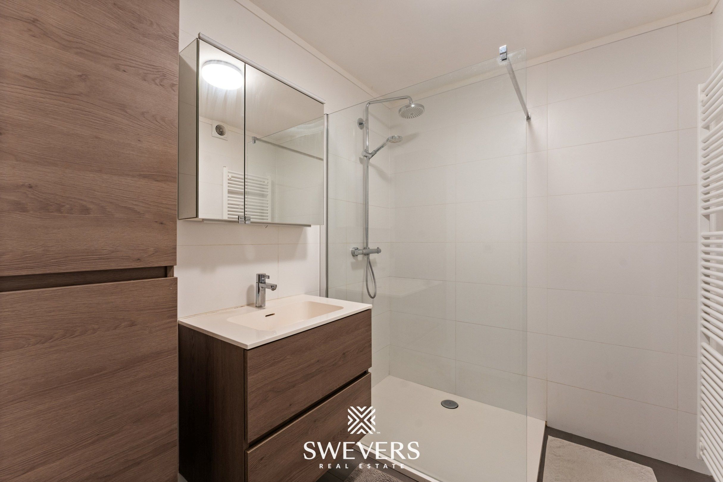 Lichtrijk Appartement met Zuidterras in Hartje Koersel. foto 20