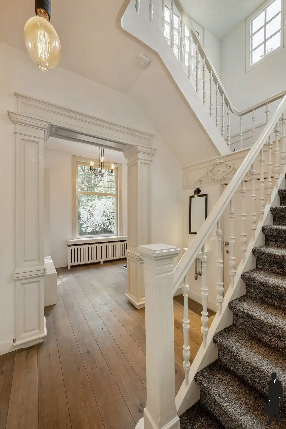 Statige karaktervilla met iconische toren en exclusief tuinpaviljoen foto 5