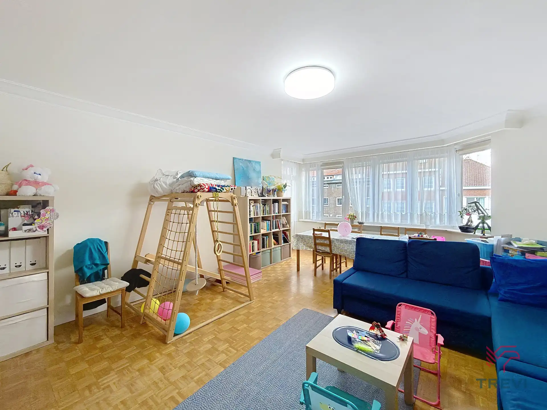 Mooi, licht appartement - 2 slaapkamers vlakbij Altitude 100 foto 3