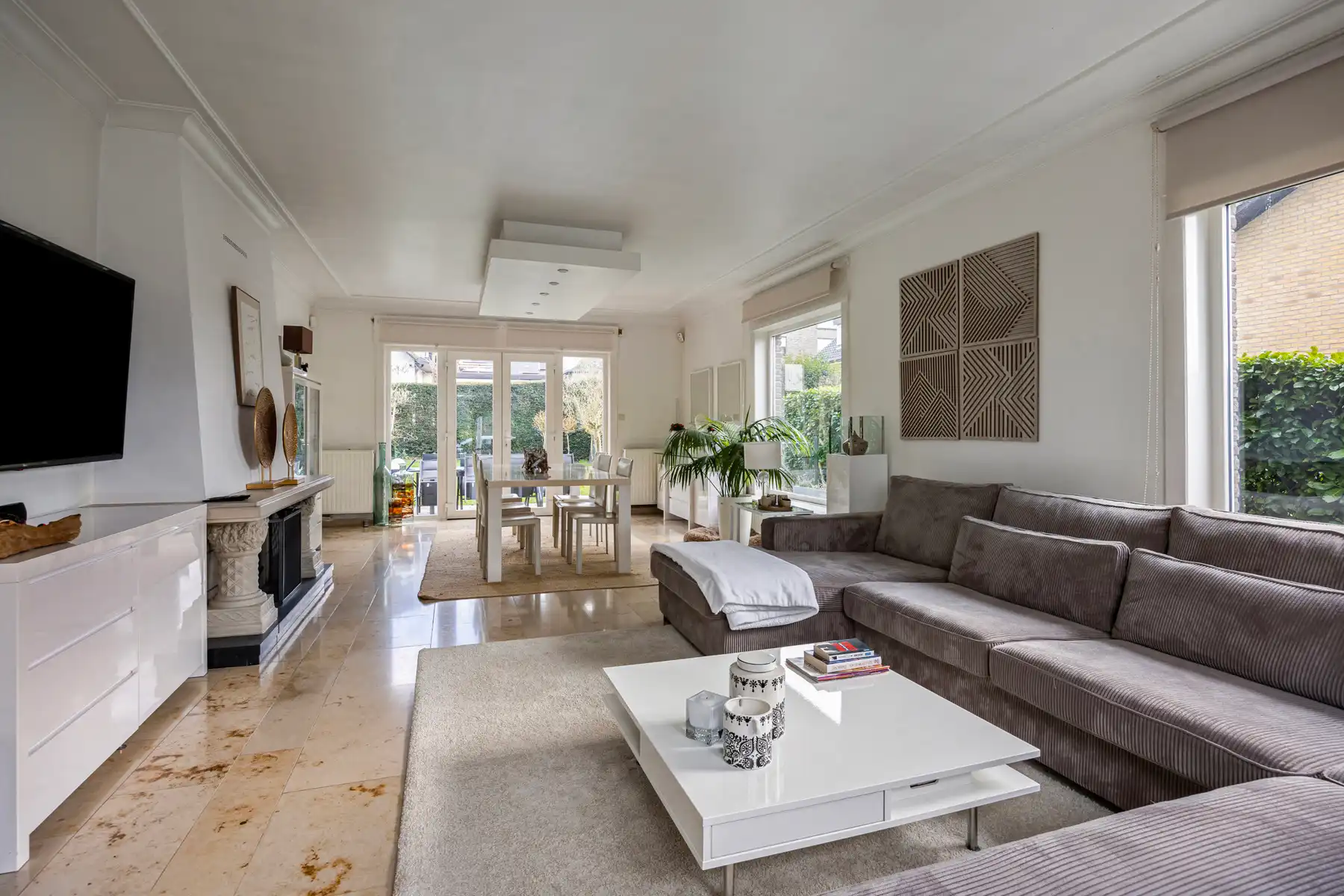 Ruime gerenoveerde vrijstaande woning nabij centrum Halle foto 4