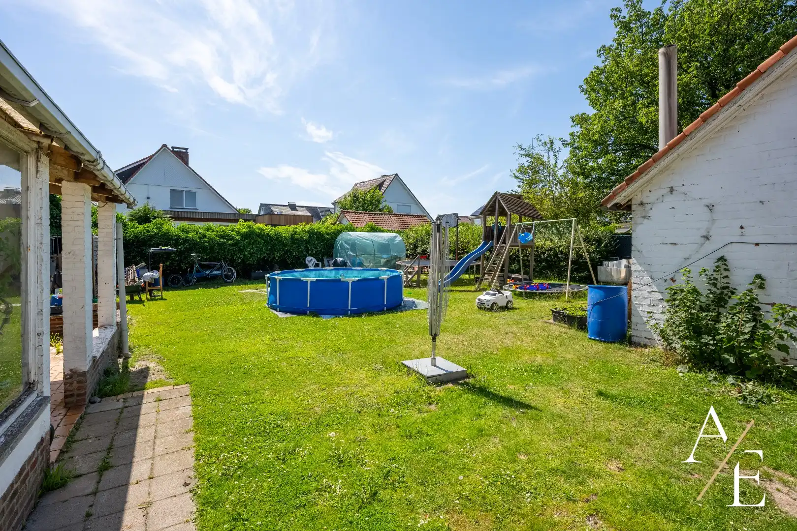 SCHELLEBELLE - Te renoveren halfopen woning met grote tuin! foto 10