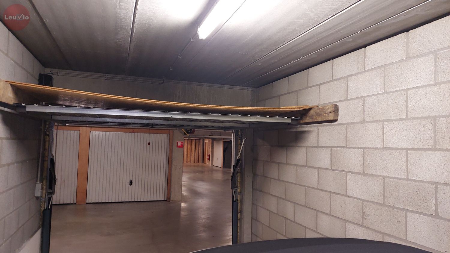 Afgesloten garagebox in ondergrondse parking foto 9