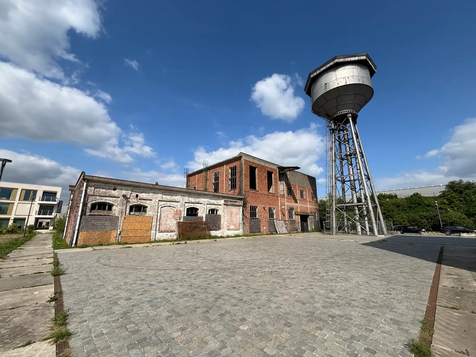 Uniek handelspand voor retail, horeca of kantoor – 725 m² foto {{pictureIndex}}