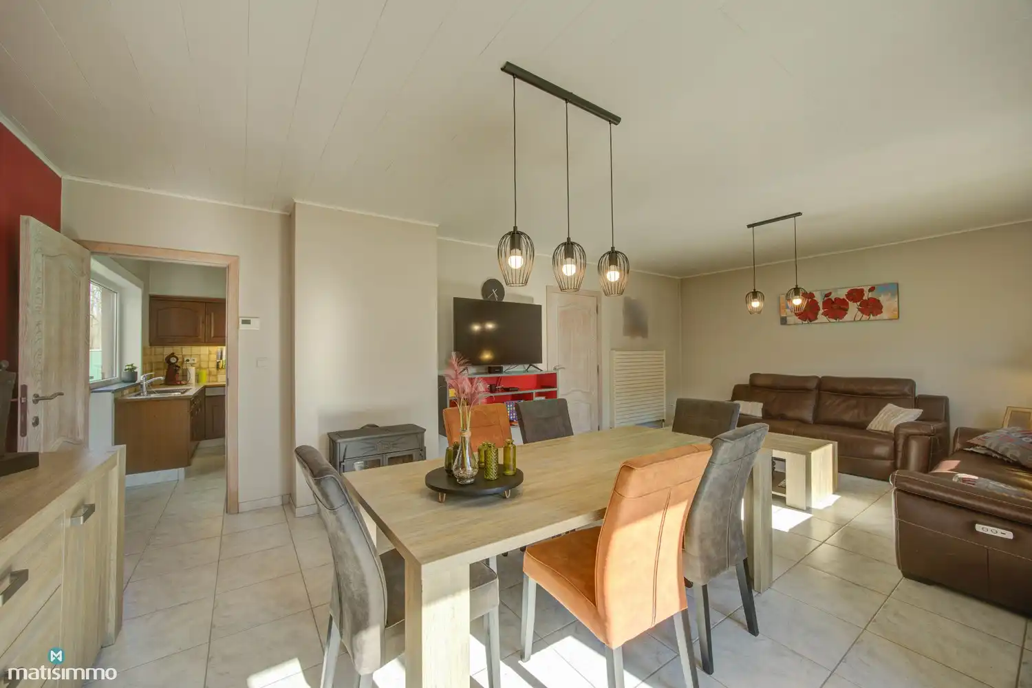 RUIME WONING MET 4 SLAAPKAMERS GELEGEN OP EEN RUSTIGE DOCH CENTRALE LOCATIE TE GENK foto 7