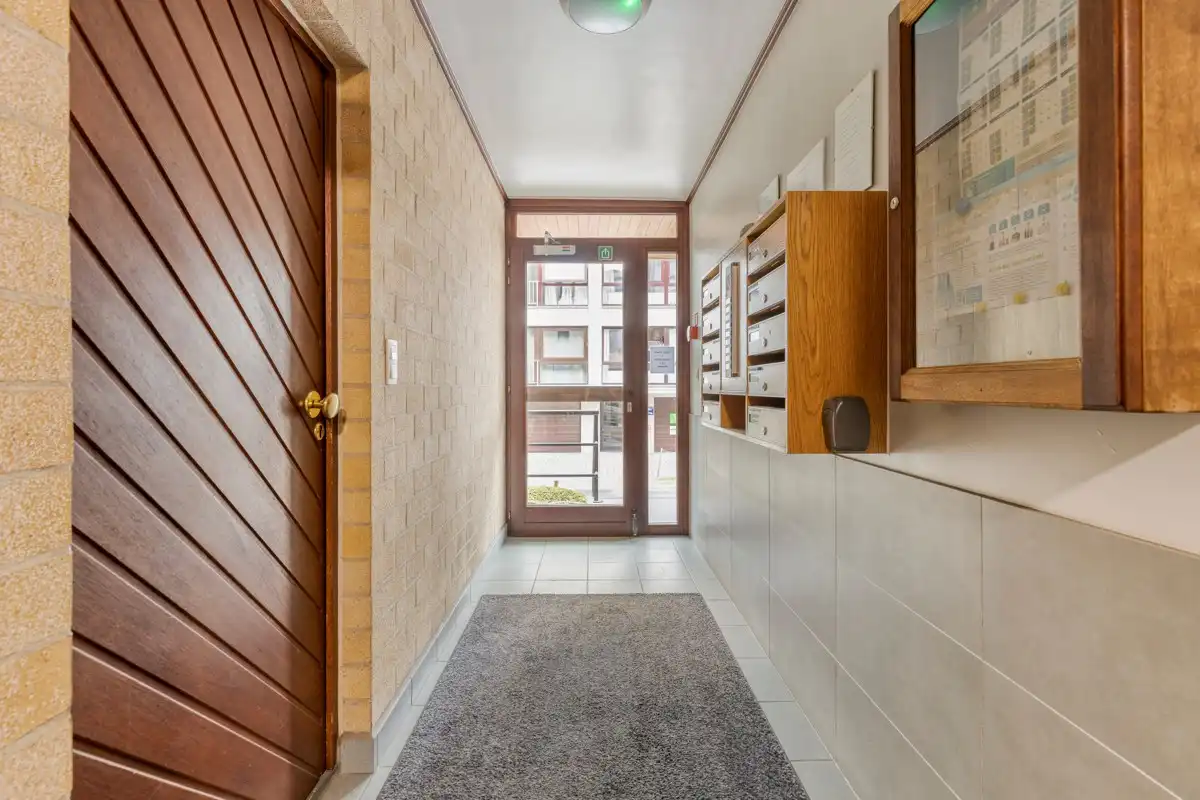 Appartement met 1 slaapkamer en twee ruime zonneterrassen, met een parkeerplaats in het gebouw die samen met het appartement aangekocht dient te worden. foto 7