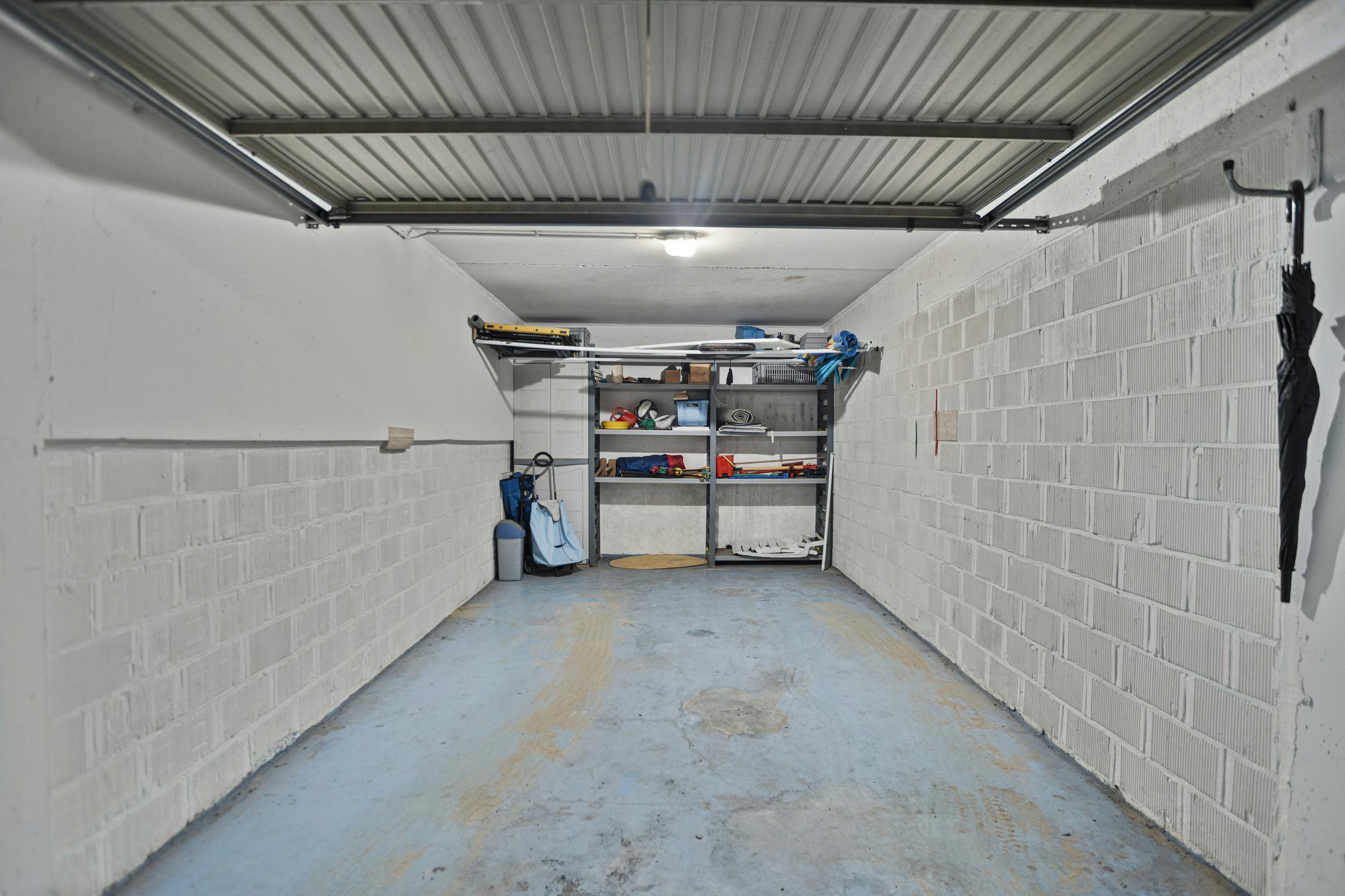 Garagebox (17m²) te koop in de Witte Berg in De Panne. foto 3