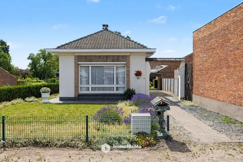 TE RENOVEREN WONING MET CARPORT & TUIN IN WACHTEBEKE (LOCHRISTI) foto 2