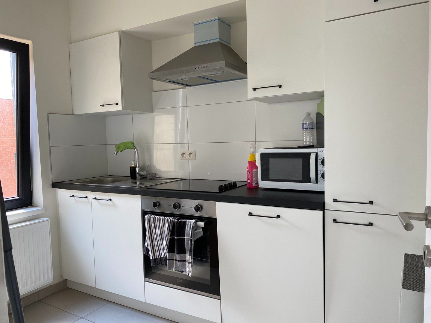 Gerenoveerd mooi appartement in centrum Eeklo! foto 2