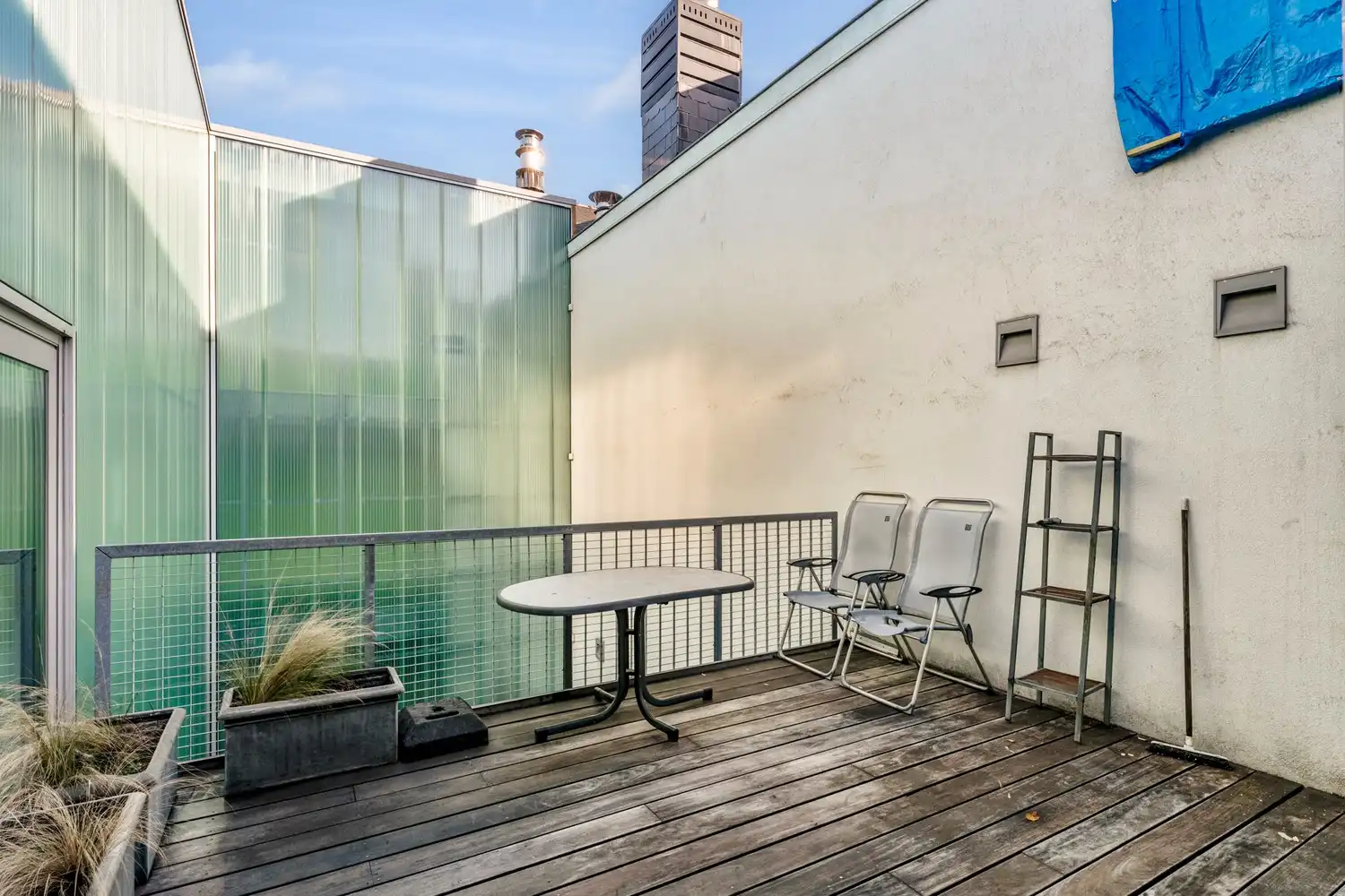 Centraal gelegen en gemeubelde studio met een gedeeld terras nabij het station van Leuven! foto 6