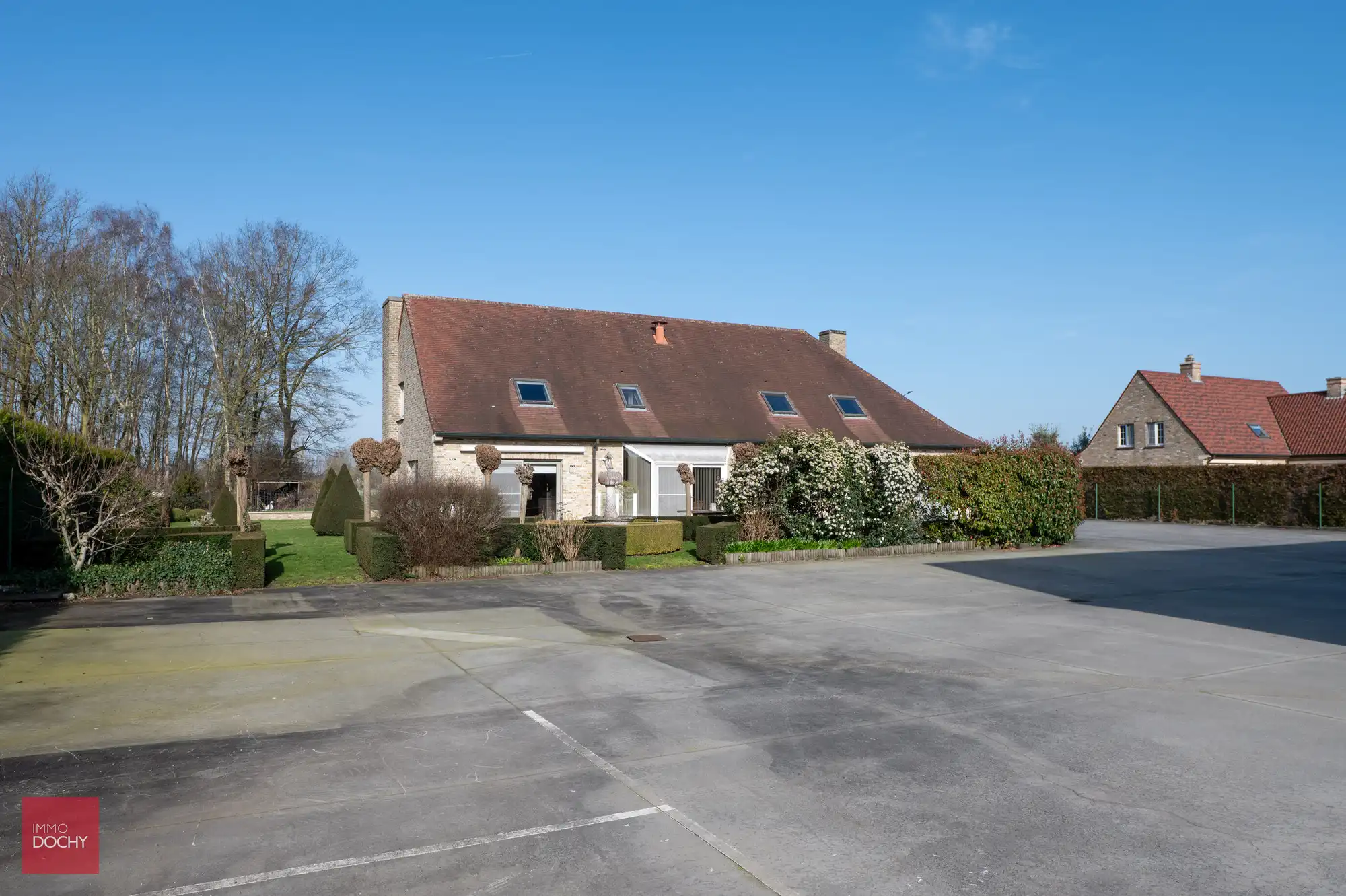 Villa met magazijn te huur – uitstekende ligging foto 14