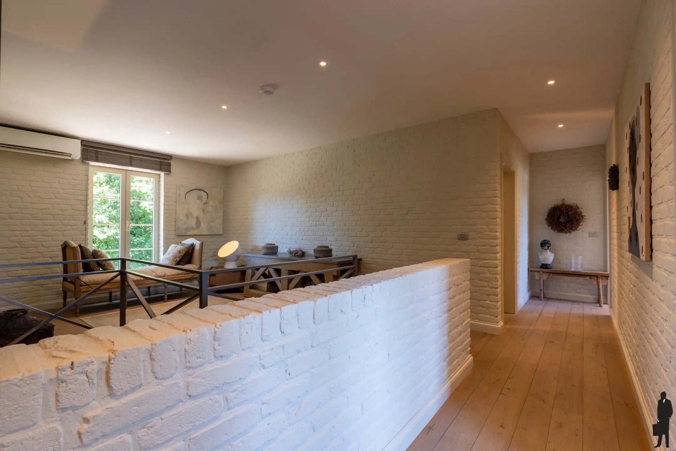 Unieke, recente villa te midden groen op grond van 2.135m² foto 14