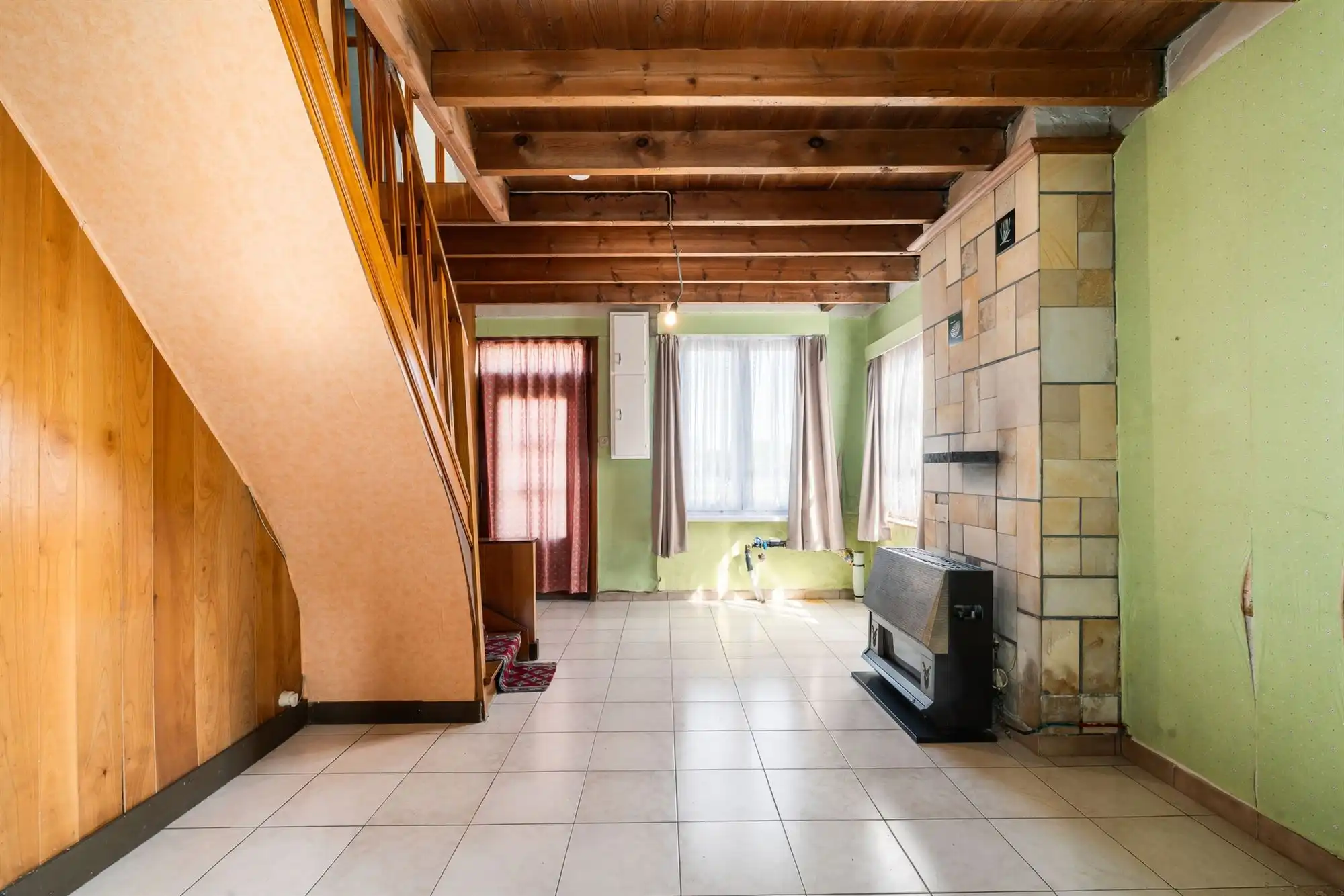 Woning met verrassend grote tuin, te renoveren foto 7