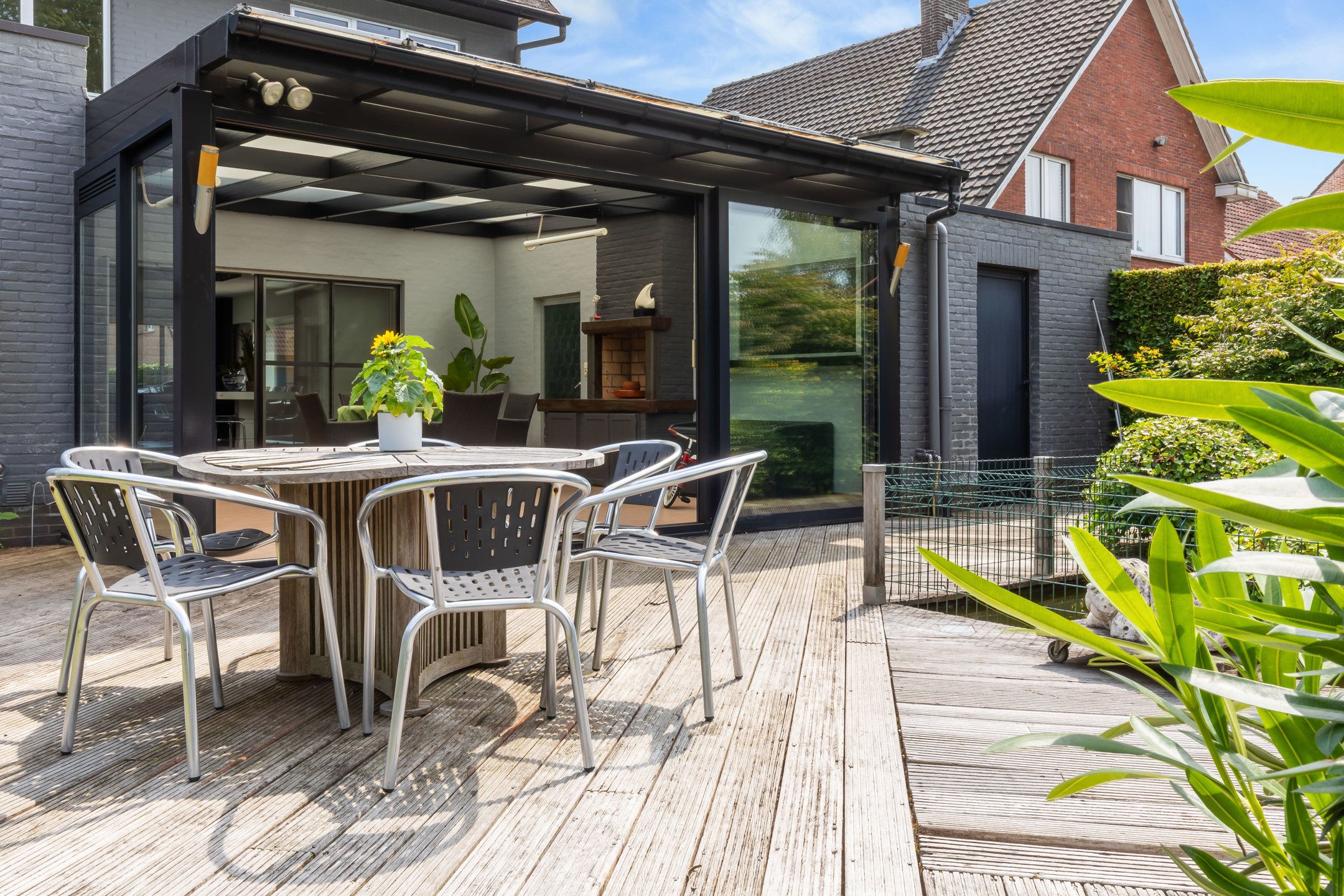 Charmante ruime woning (6 SLPK) met mooie tuin + vijver  foto 14