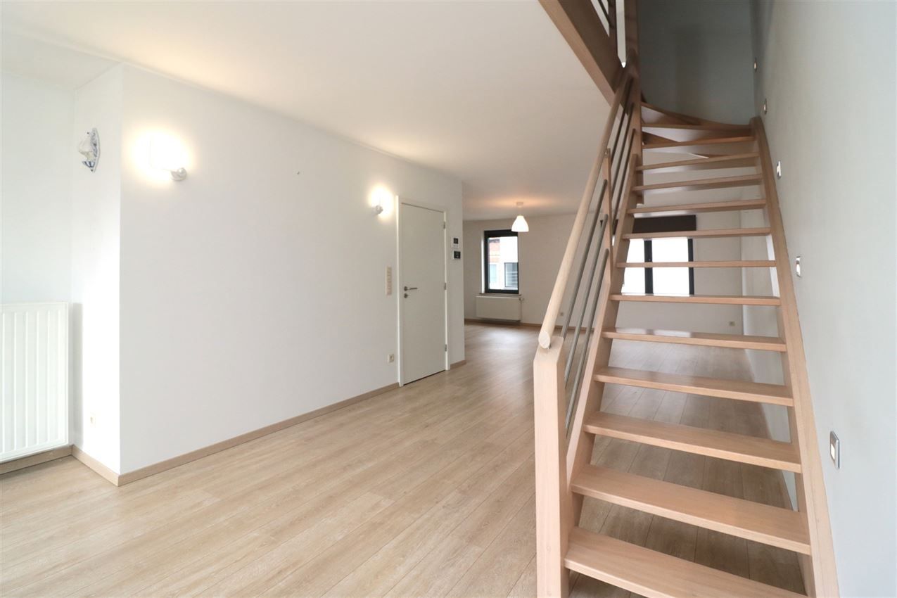 Triplex met groot zuidterras, garage, nabij E314 foto 22