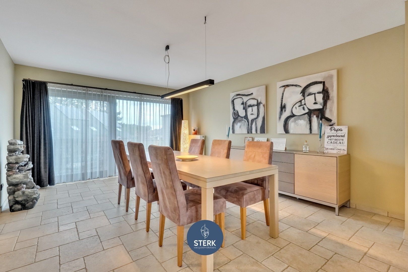 INSTAPKLAAR DUPLEX-APPARTEMENT MET 3 SLPKS EN 2 TERRASSEN TE REKEM !  foto {{pictureIndex}}