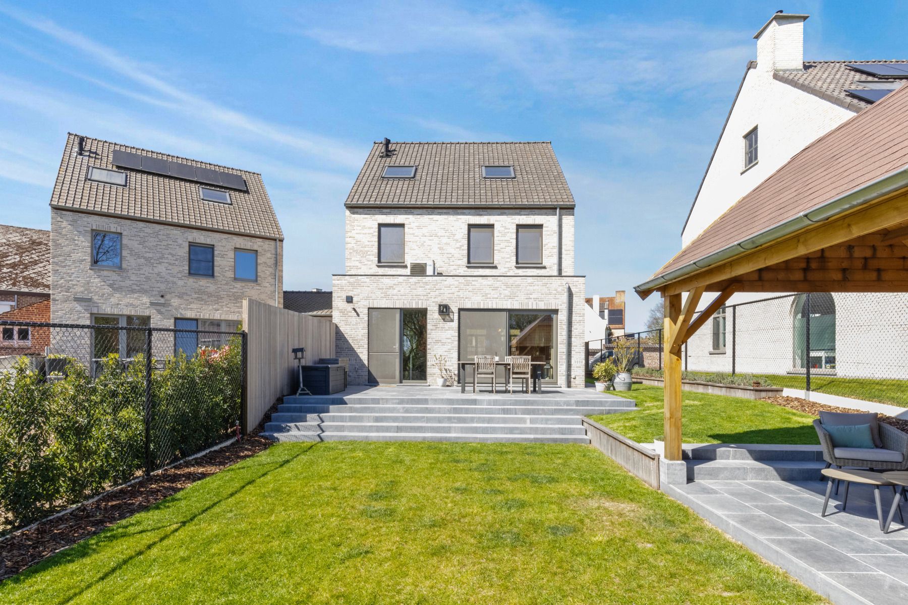 Stijlvol en energiezuinig wonen in hartje Dikkelvenne! foto 23