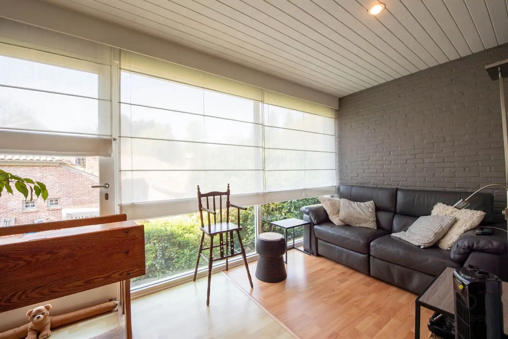 LICHTRIJK WONEN OP DE GRENS VAN SCHILDE EN ZOERSEL: OP TE FRISSEN SPLIT-LEVEL WONING MET TUIN EN ZWEMBAD. foto 10