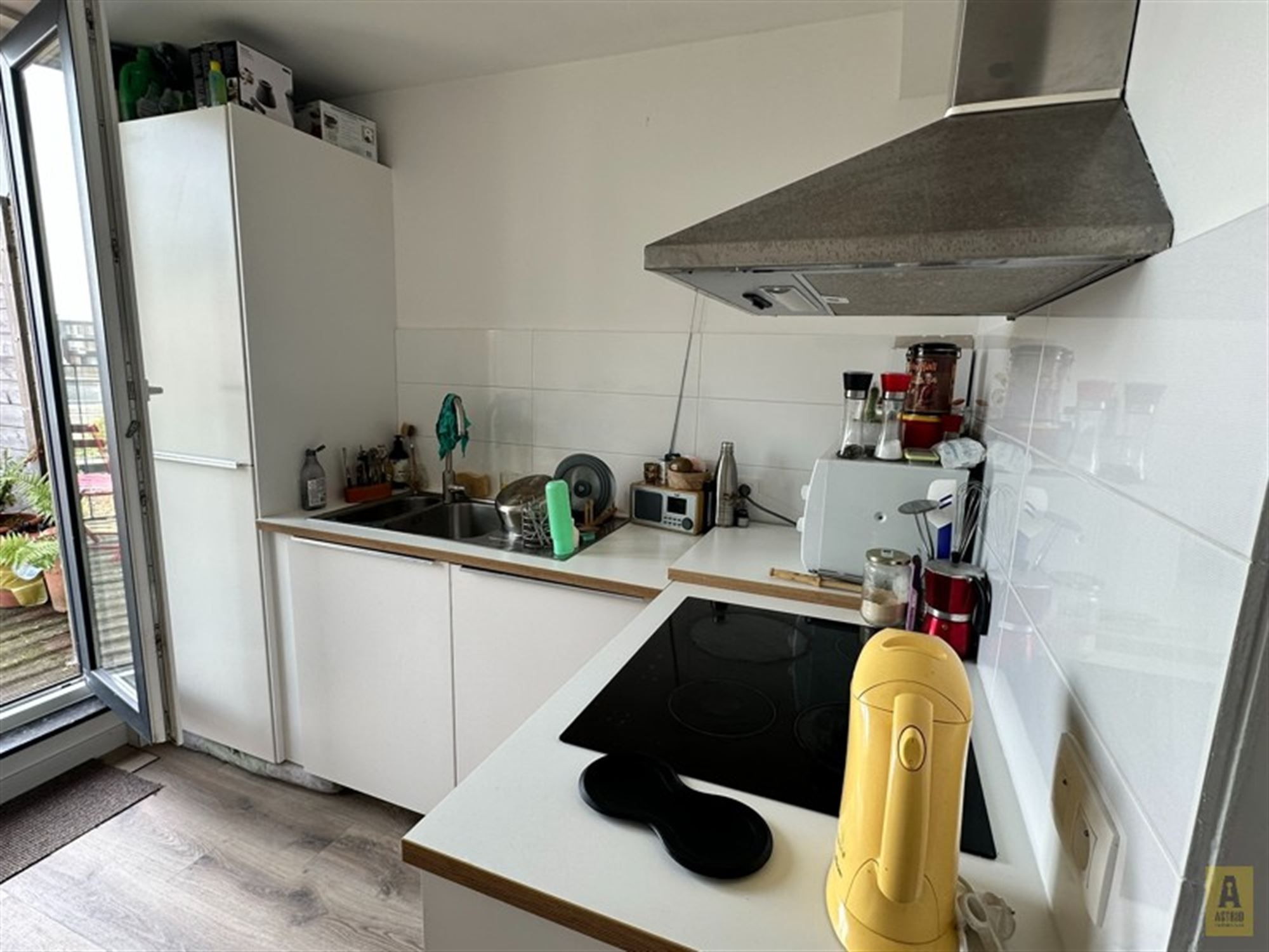 Leuke ruime studio met groot terras foto 5