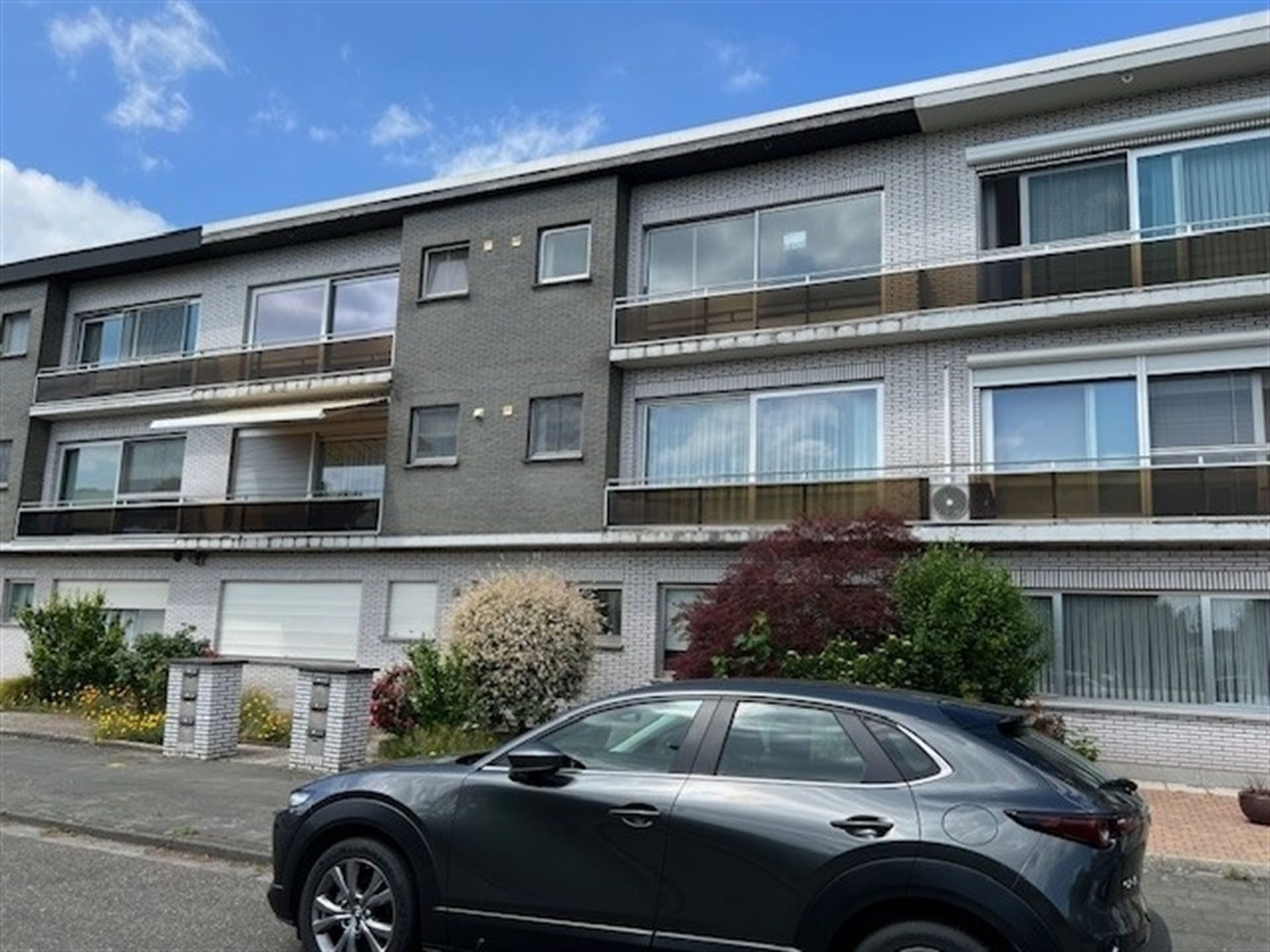 TOPLIGGING ! APPARTEMENT met 2 slpks gelegen in topbuurt! foto {{pictureIndex}}