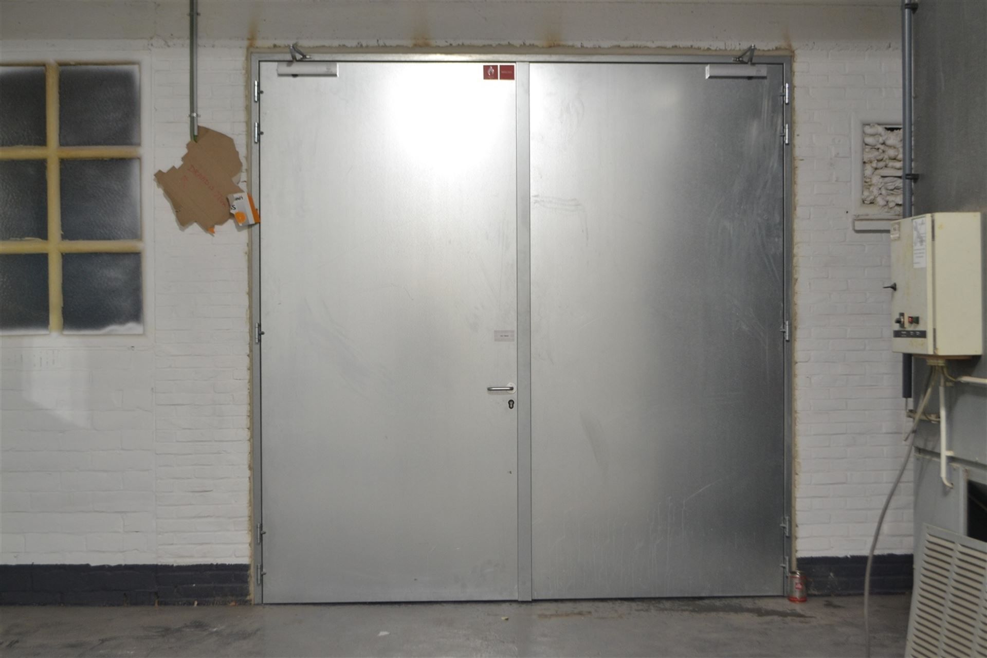 Afgesloten duplex stockage unit (+/- 128 m²). foto 2