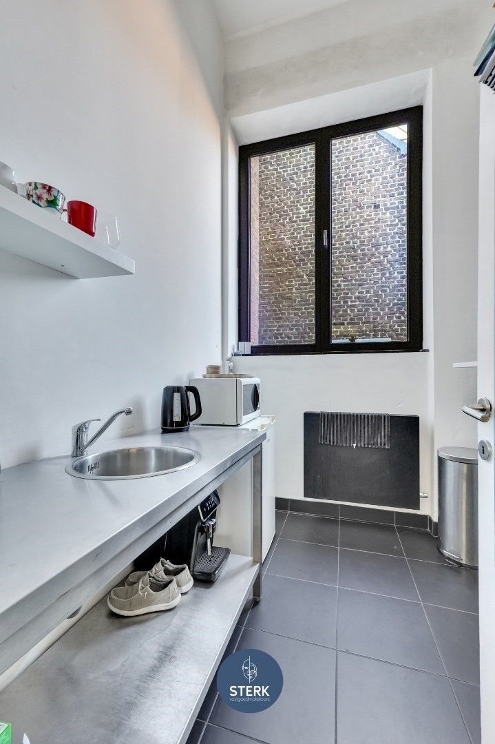 KANTOOR MET STUDIO EN APPARTEMENT OP EEN CENTRALE LOCATIE TE MAASMECHELEN ! foto 10