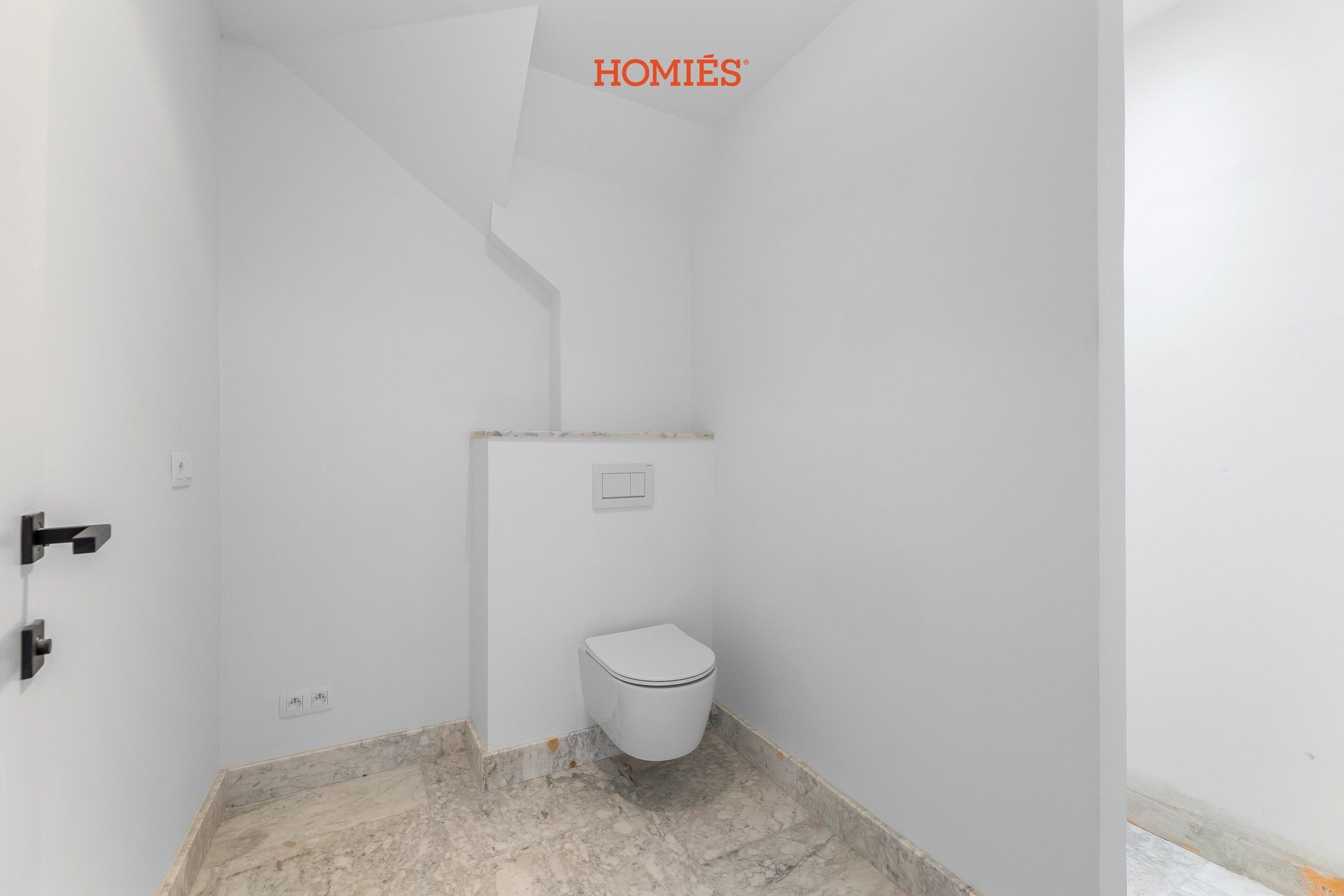 High-end gelijkvloers appartement met tuin, in historisch pand foto 13