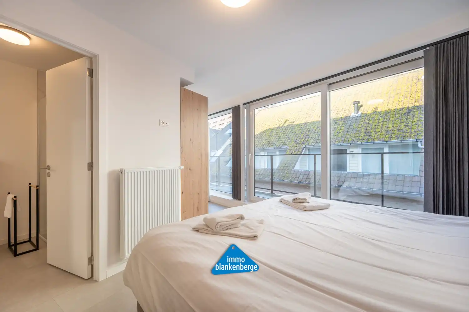 Gemeubelde exclusieve penthouse met garage, twee slaapkamers en terras foto 11