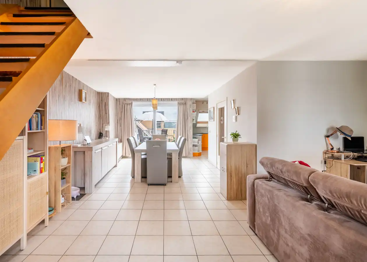 Ruim duplexappartement met 3 slaapkamers en zonnig terras foto 7