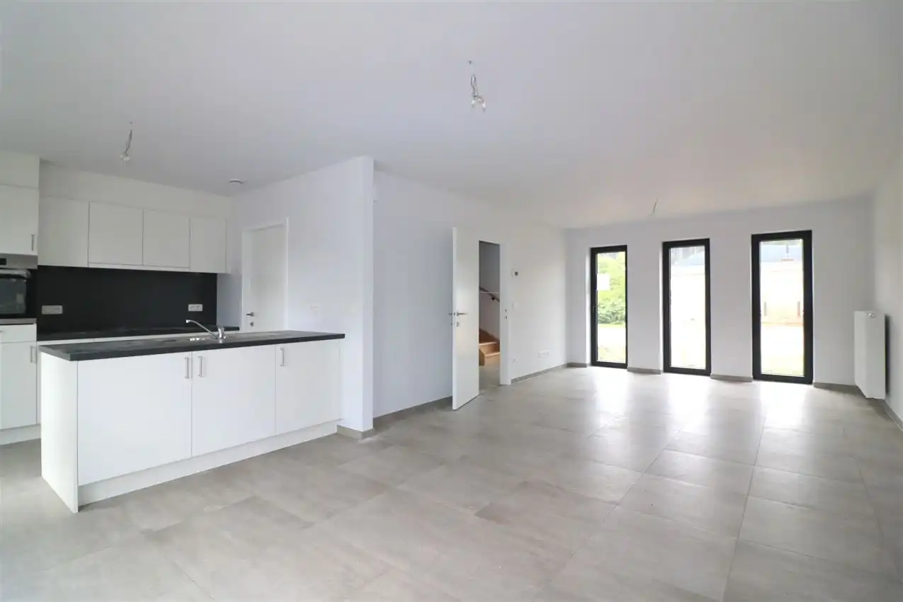 Niewbouwwoning met 3 slpk, tuin, gunstige ligging foto 6