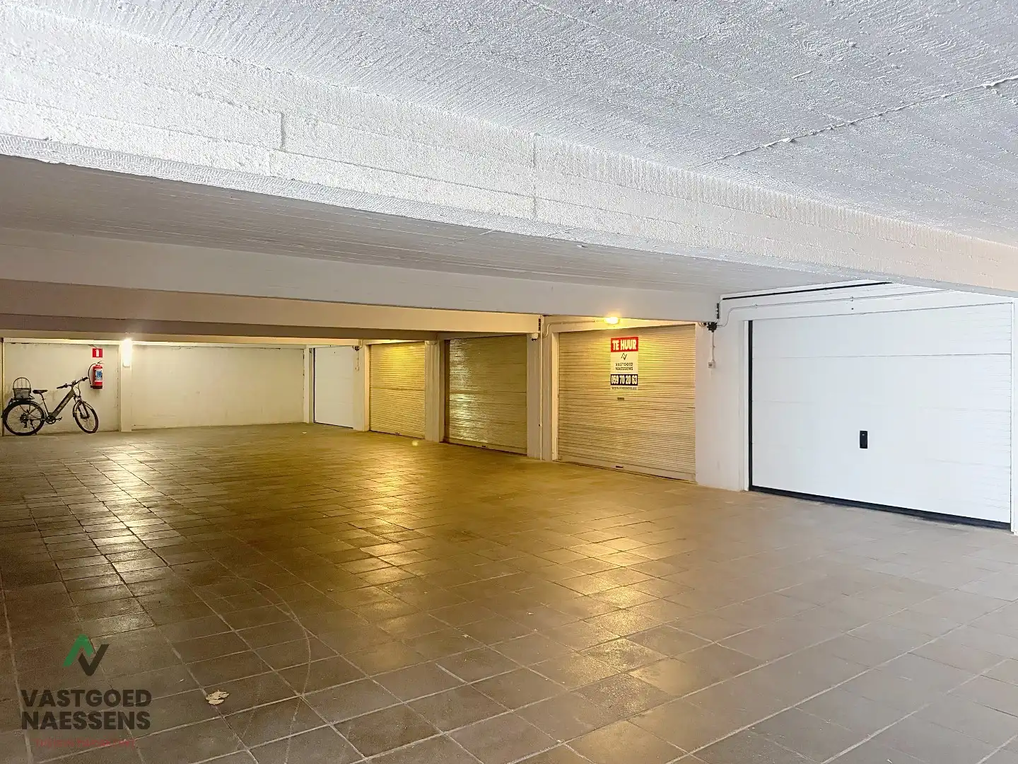 RUIME GARAGEBOX VLAKBIJ ZEEDIJK foto 4